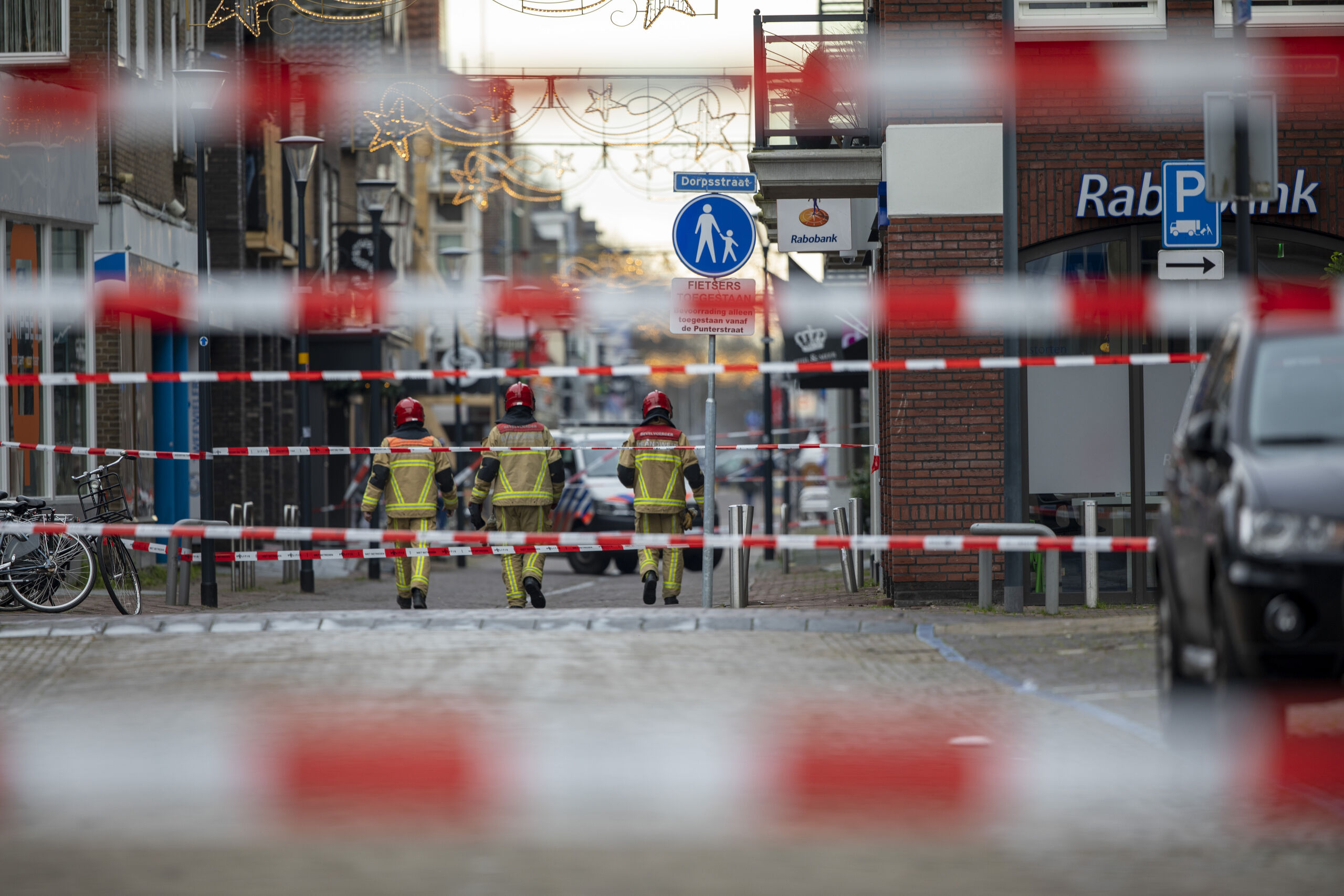 In Aalsmeer is een verdacht pakket bij een Poolse supermarkt aangetroffen.