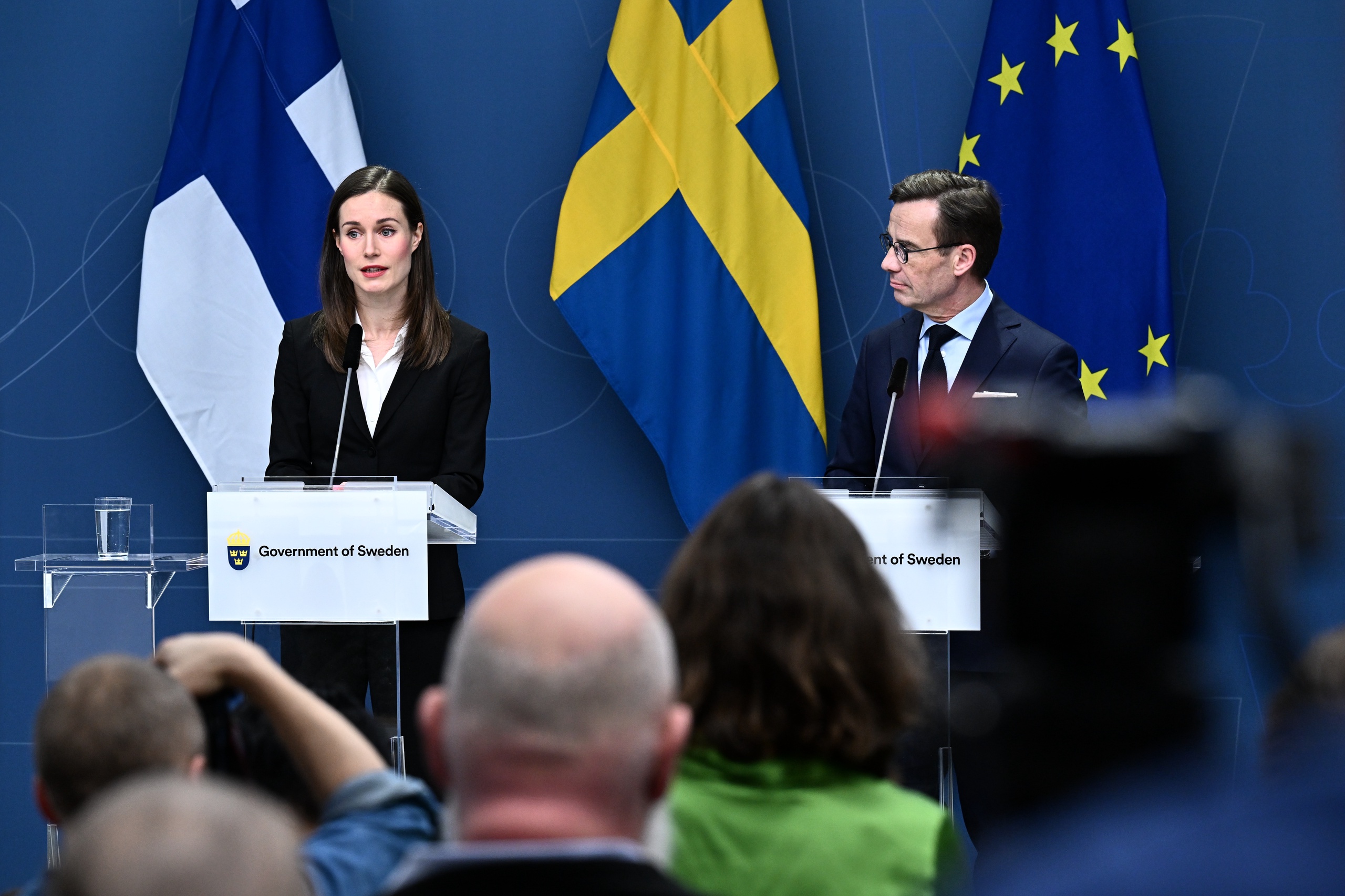 Finland en Zweden blijven verenigd in hun aanvraag voor het NAVO-lidmaatschap. Dat zeiden de Zweedse premier Ulf Kristersson en zijn Finse ambtgenoot Sanna Marin op een gezamenlijke persconferentie in Stockholm.