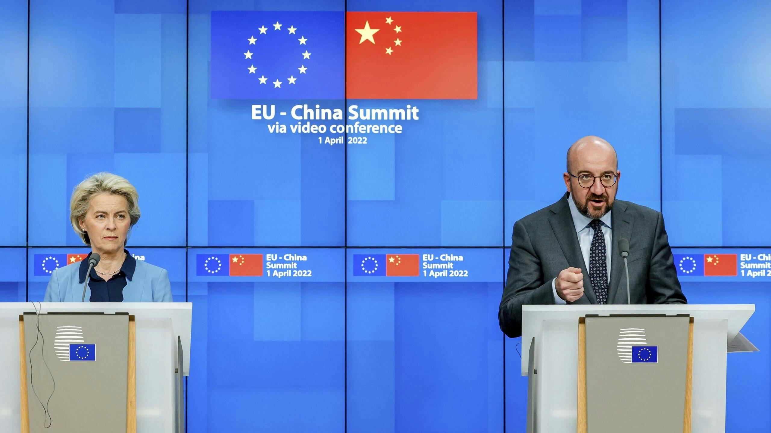 Europese Commissievoorzitter Ursula von der Leyen en president van de Europese Raad Charles Michel na afloop van EU-China top in april dit jaar. 