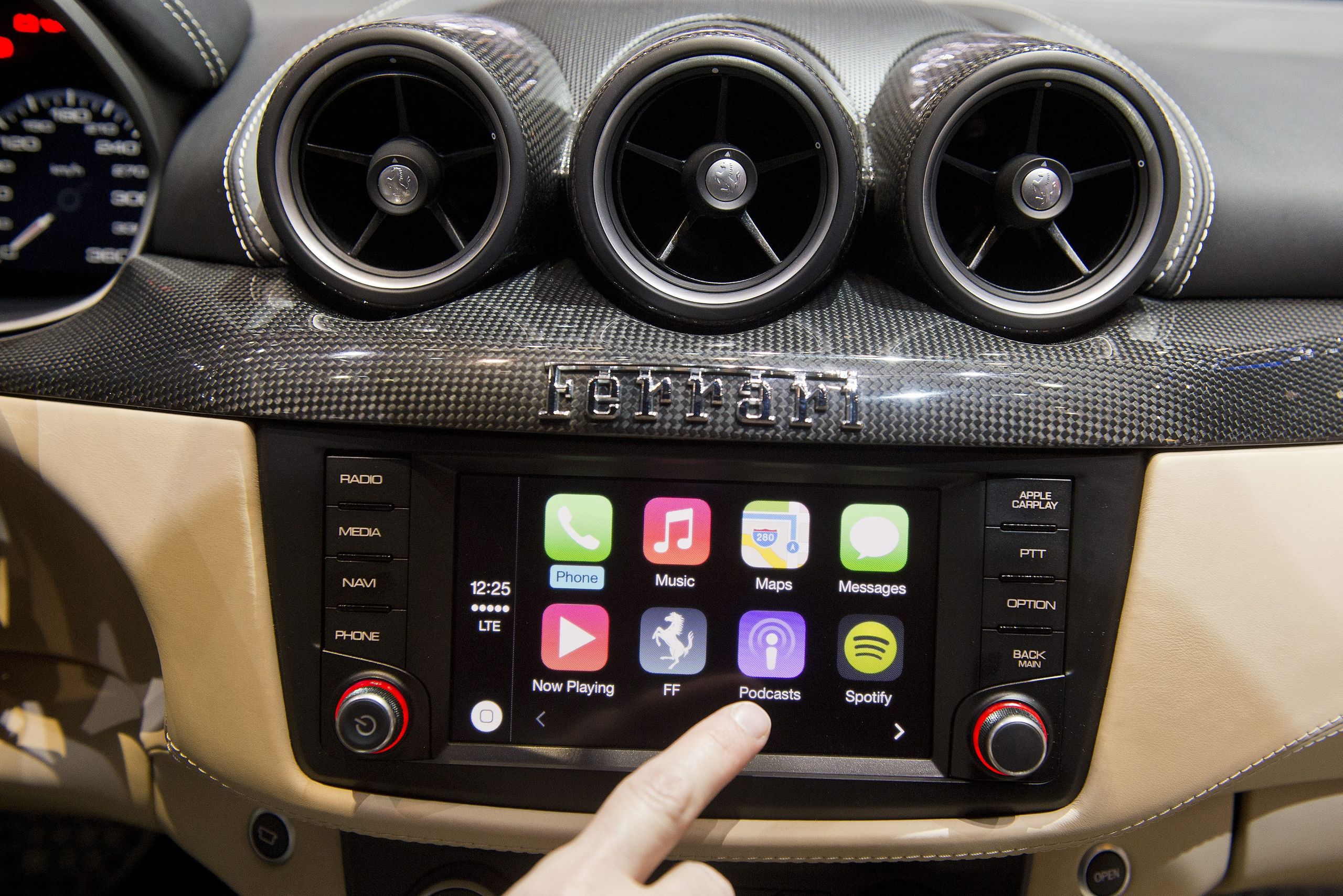 CarPlay, hier gezien in een Ferrari. Verschil moet er zijn.