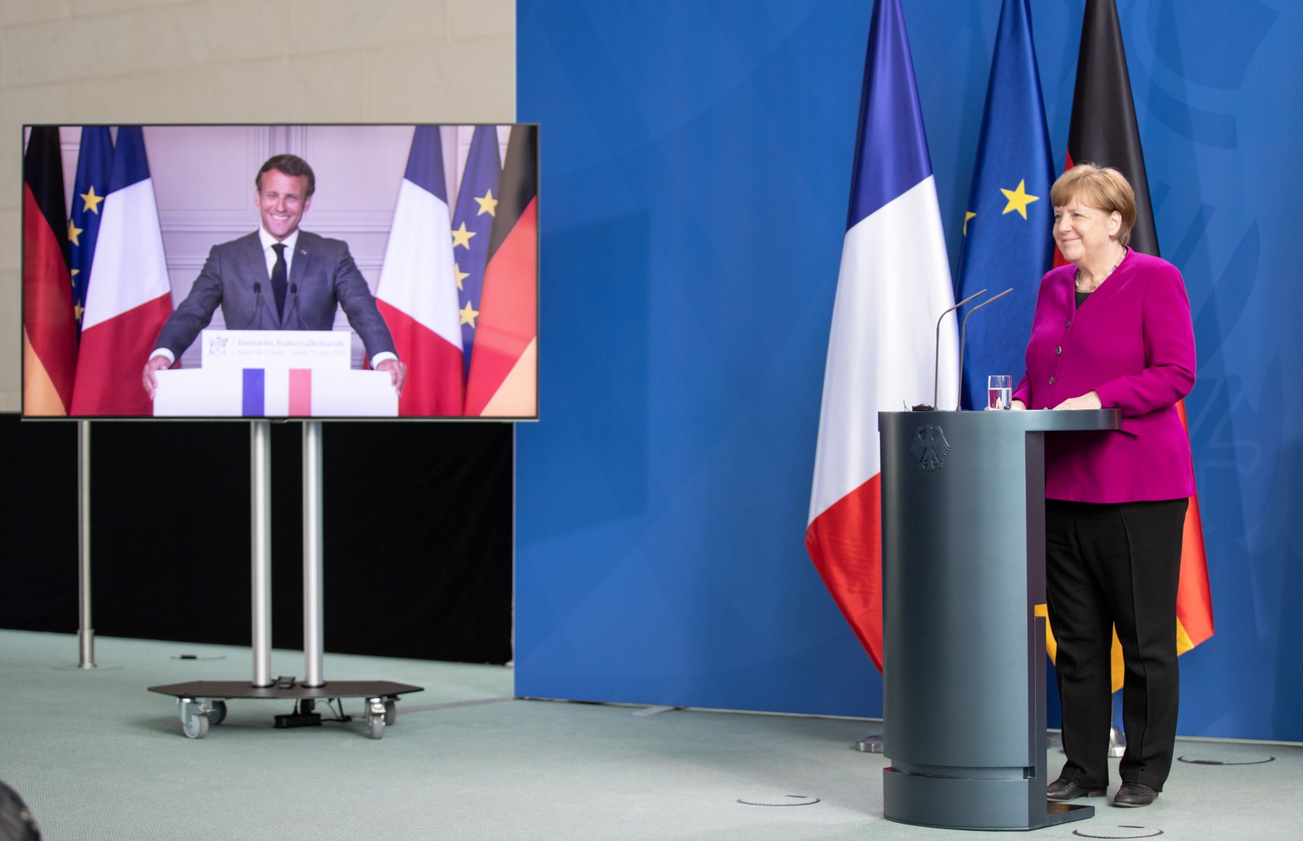 Franse president Macron en Duitse bondskanselier Merkel presenteren hun plan voor een corona-wederopbouwfonds.