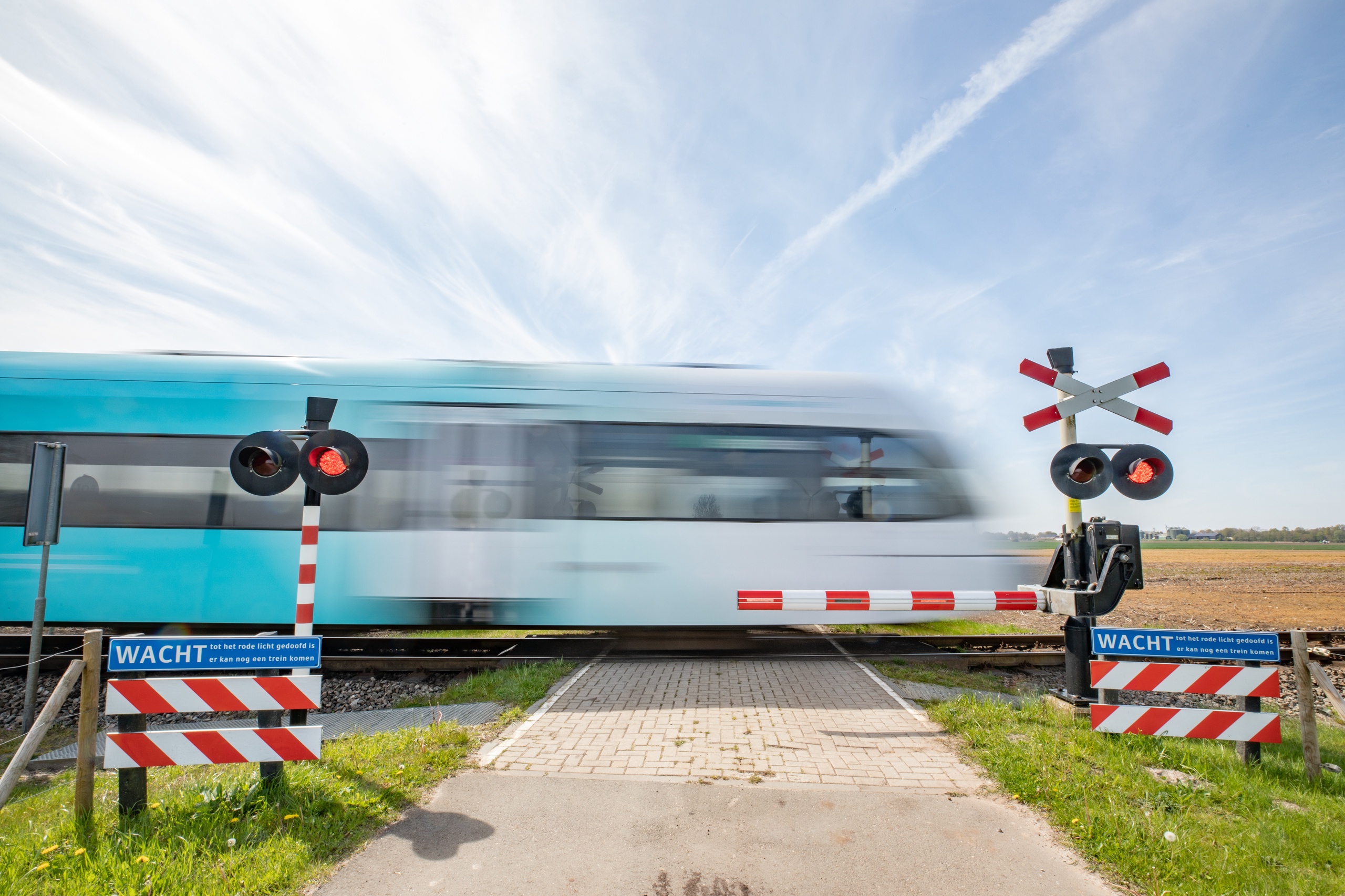Arriva wil dagelijks een trein tussen Groningen en Parijs laten rijden. Arriva, de grootste concurrent van de NS op het spoor, heeft bij toezichthouder Autoriteit Consument & Markt (ACM) een aanvraag ingediend om deze treinen vanaf juni 2026 te laten rijden.
