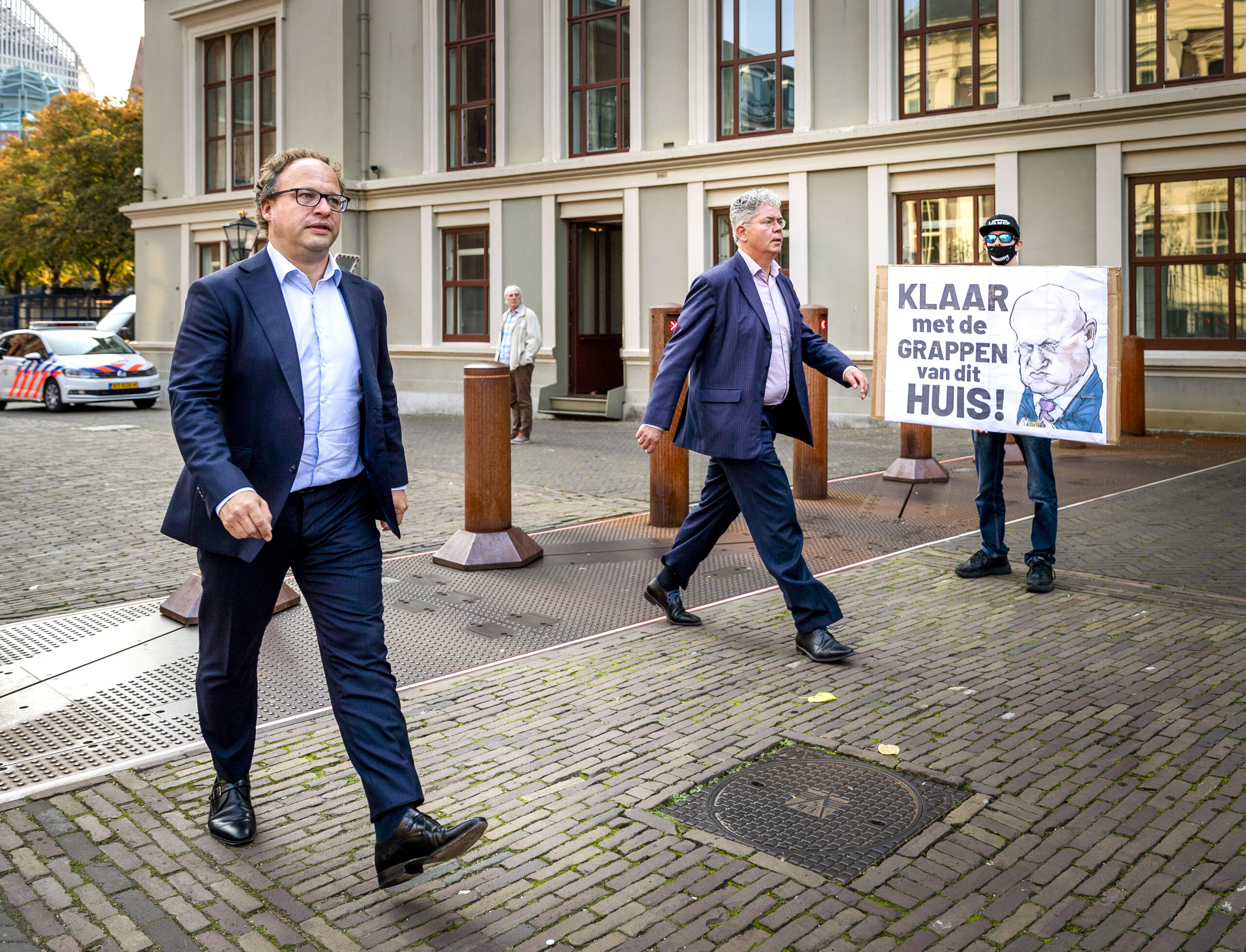 Wouter Koolmees, minister van Sociale Zaken en Werkgelegenheid, komt aan op het Binnenhof voor de wekelijkse ministerraad. 