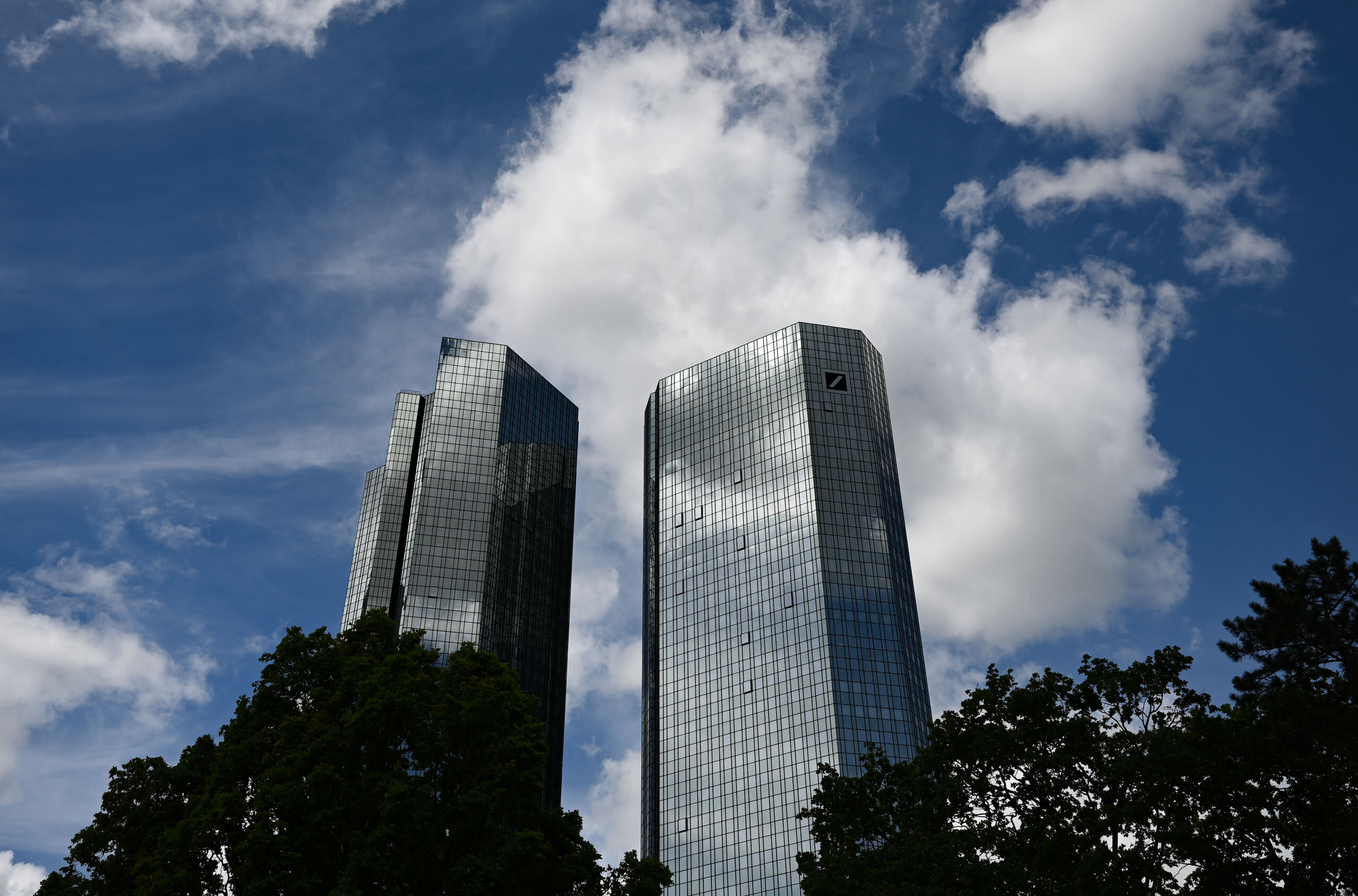 Het hoofdgebouw van Deutsche Bank in Frankfurt