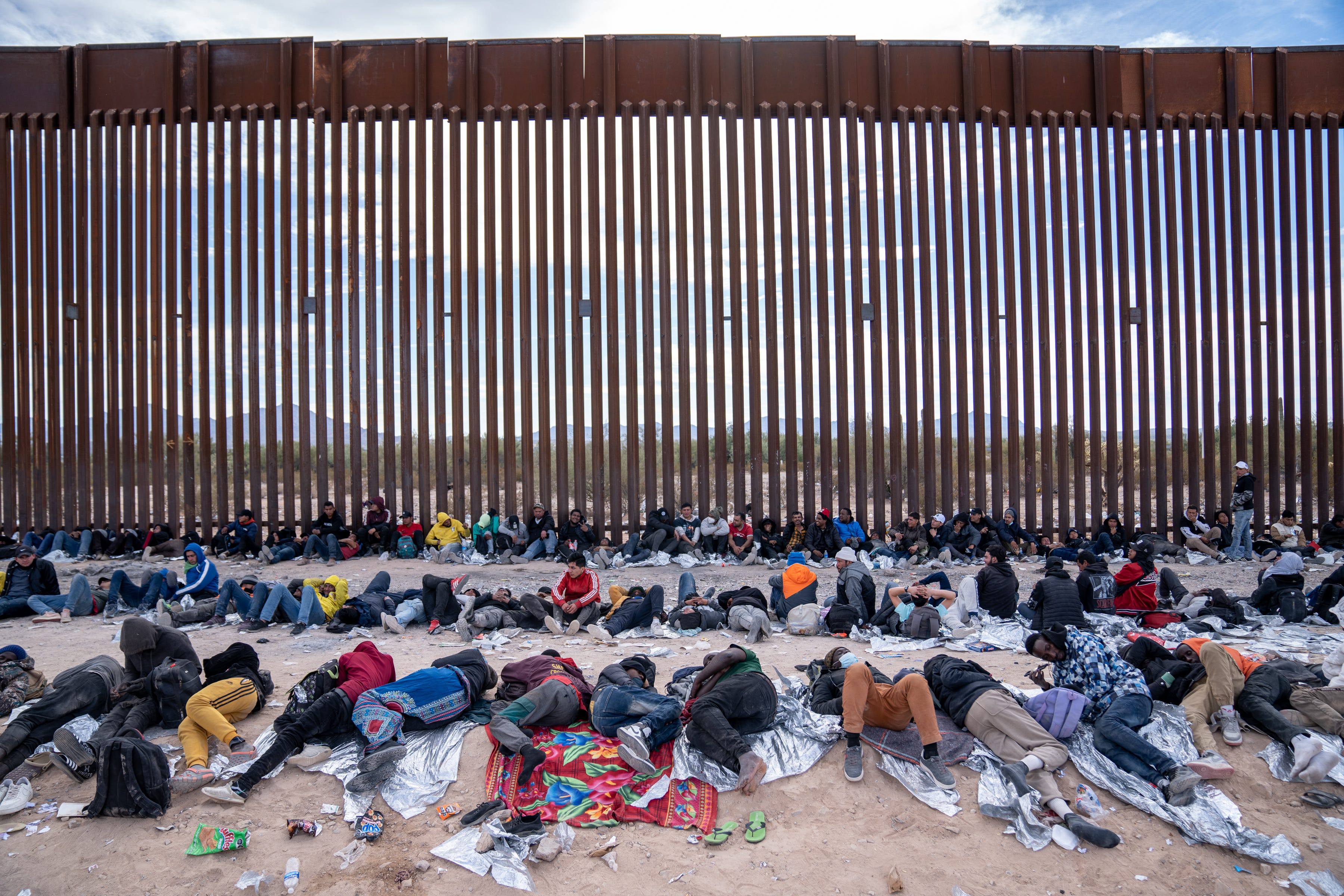 Migrants at the border between the United States and Mexico.  Immigration is a hot topic for Republicans, who wanted to link it to support for Ukraine.  Joel Angel Juarez/The Republic/USA Today Network/Siba USA)