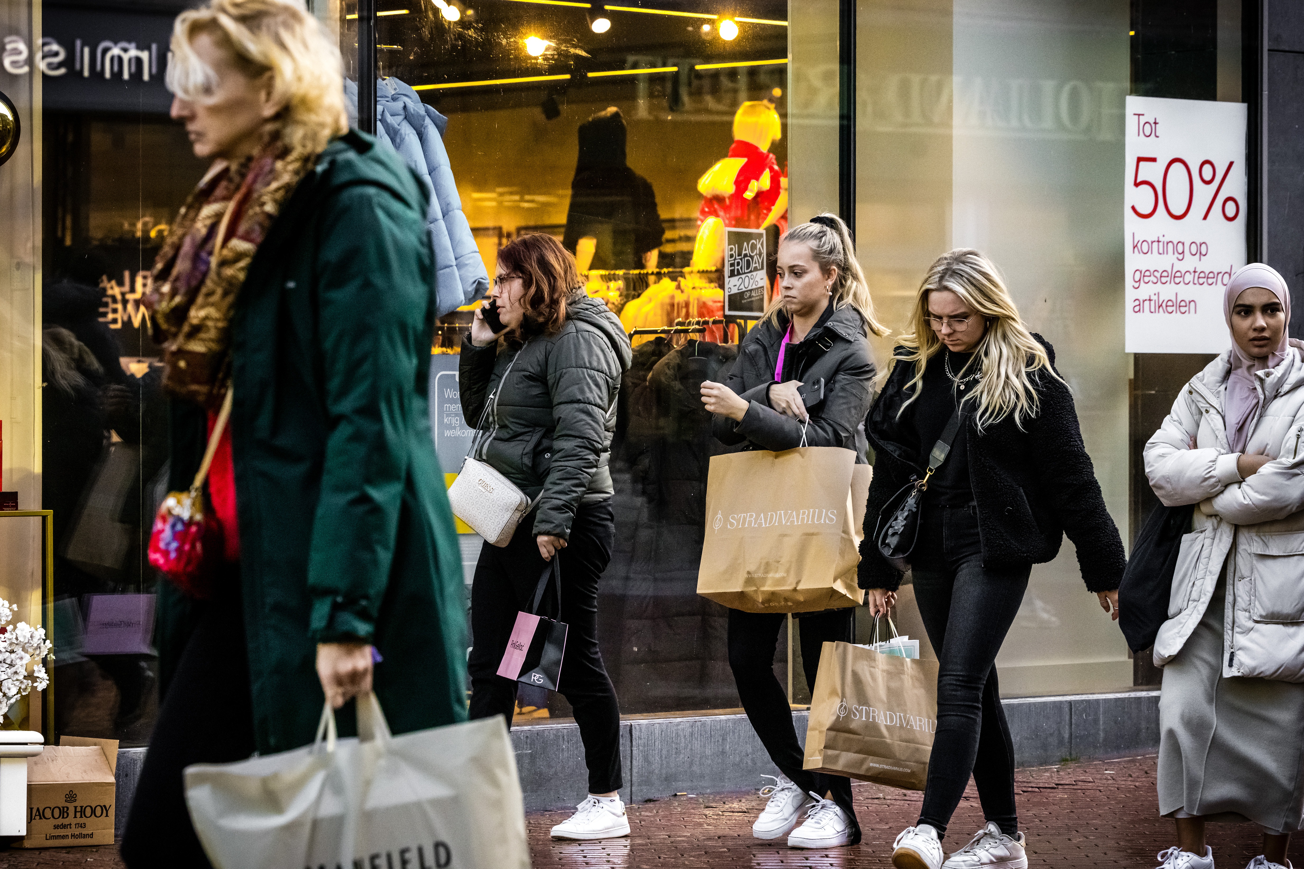 Koopkracht Stijgt, Alleen Niet Voor Alleenstaanden Die Weinig Verdienen ...