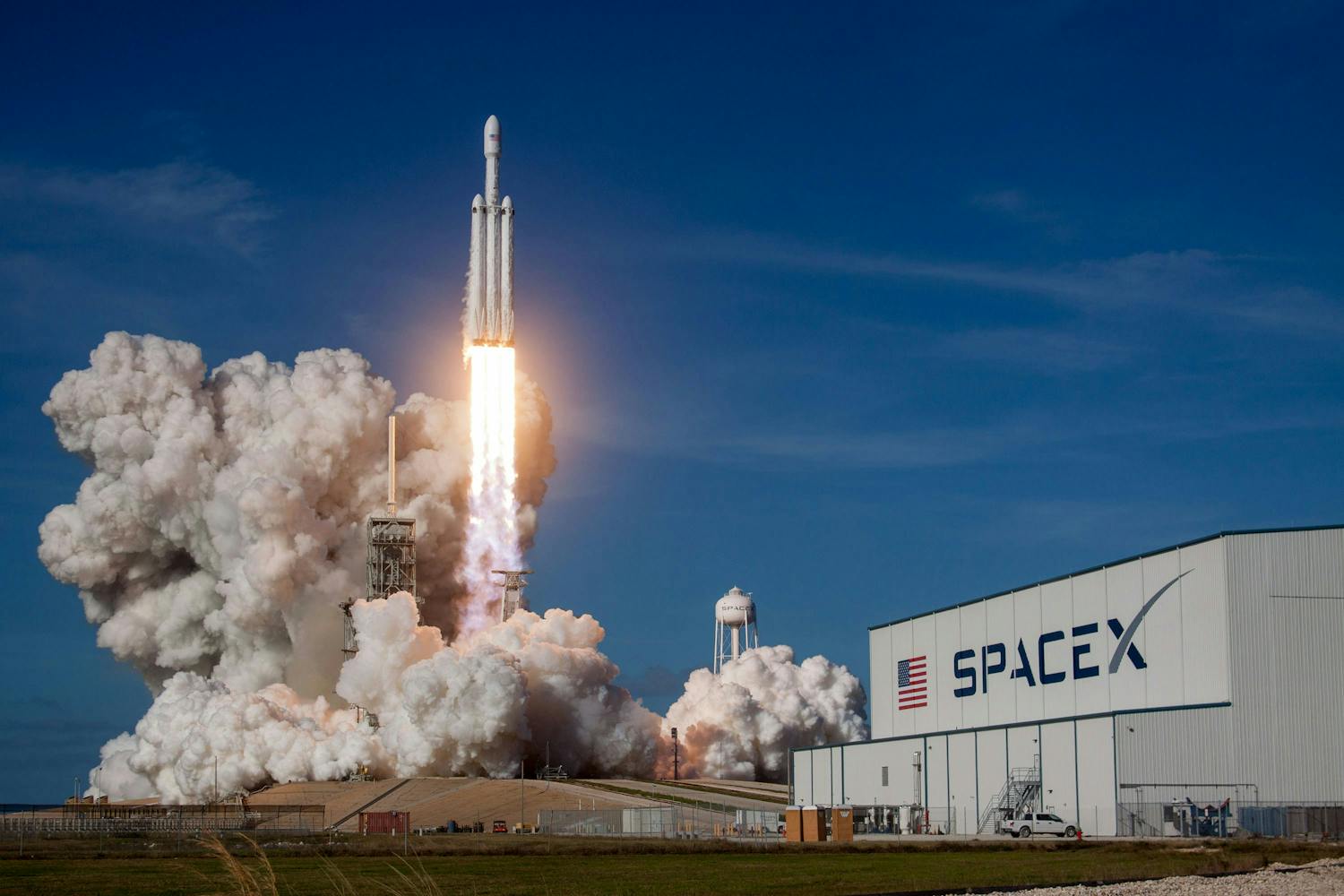 SpaceX launches spacecraft into space: 'It should really work'
