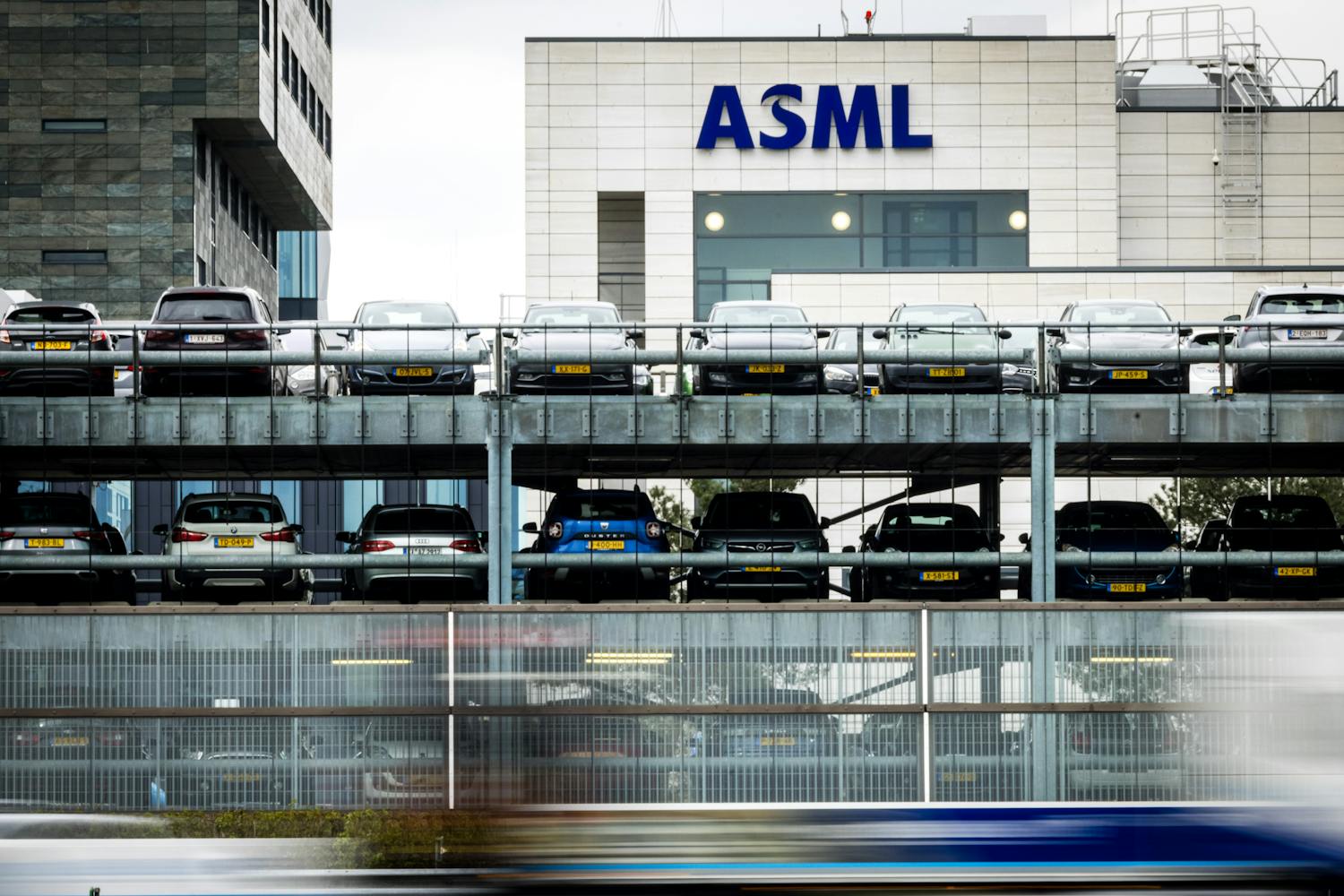 The US and Netherlands sit down to discuss Chinese export restrictions on ASML