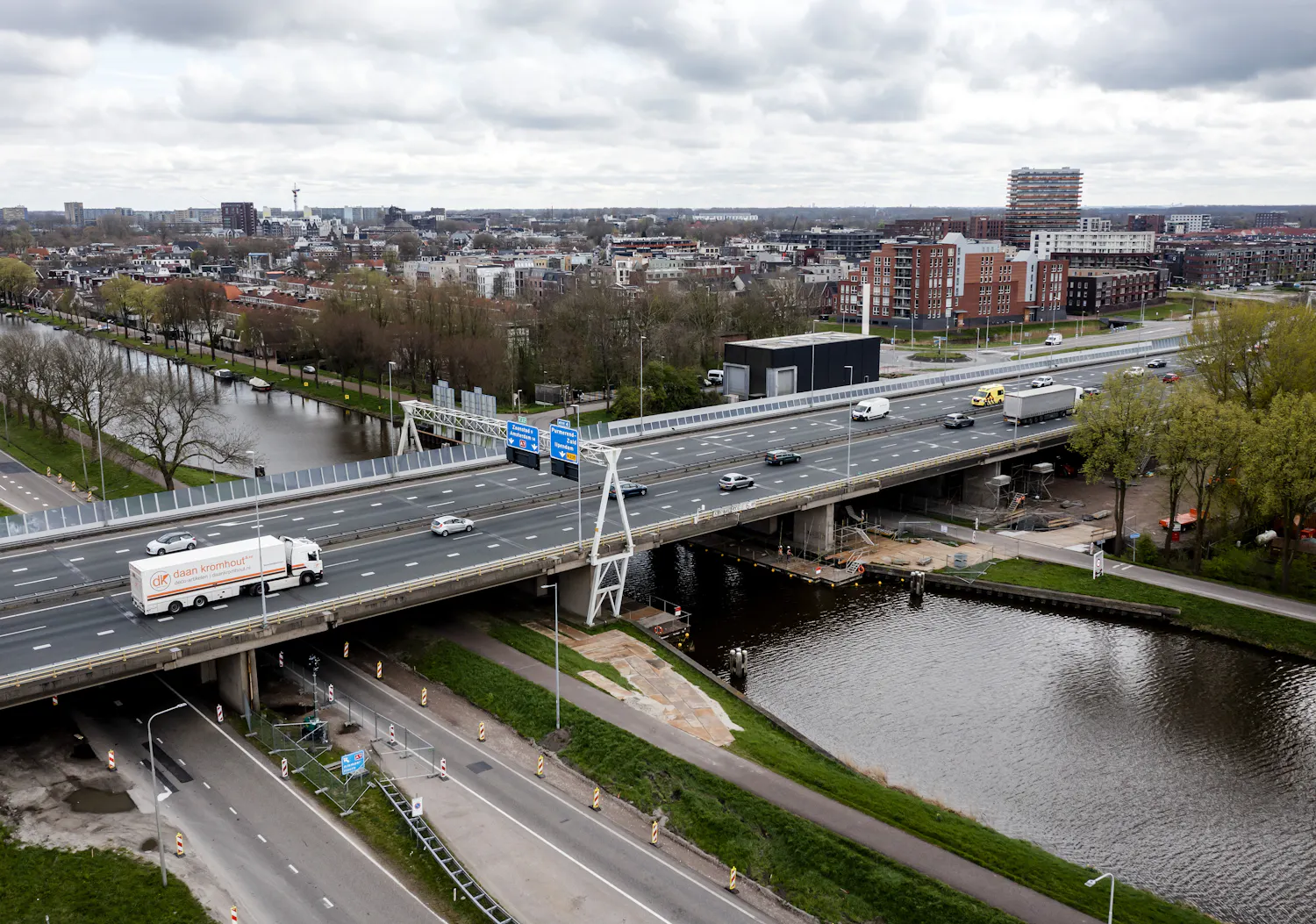 Maanden hinder op A7 door werken aan brug: ‘Werk thuis als dat kan