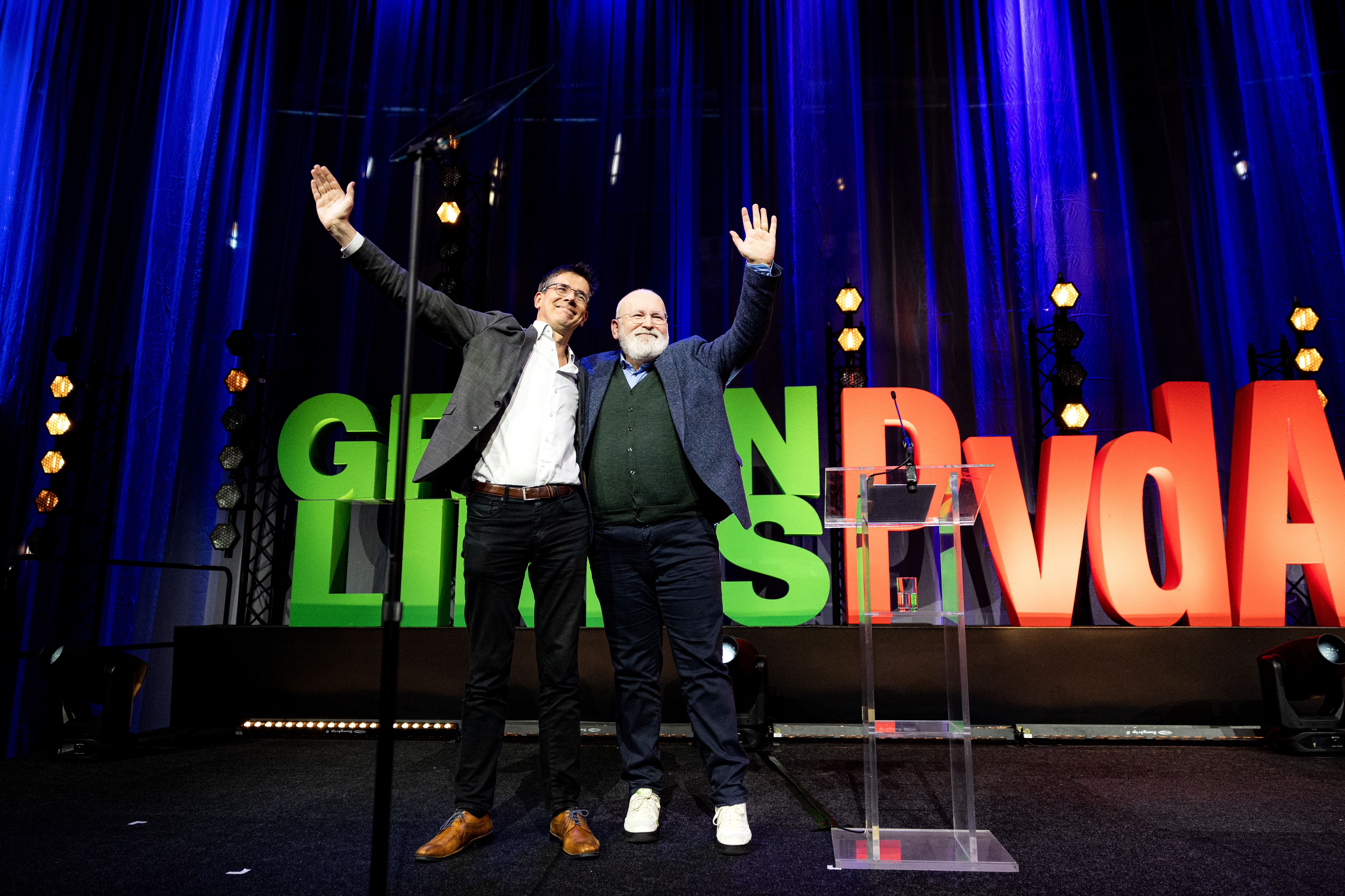 Bas Eickhout en Frans Timmermans tijdens de gezamenlijke PvdA- en GroenLinks-conferentie.