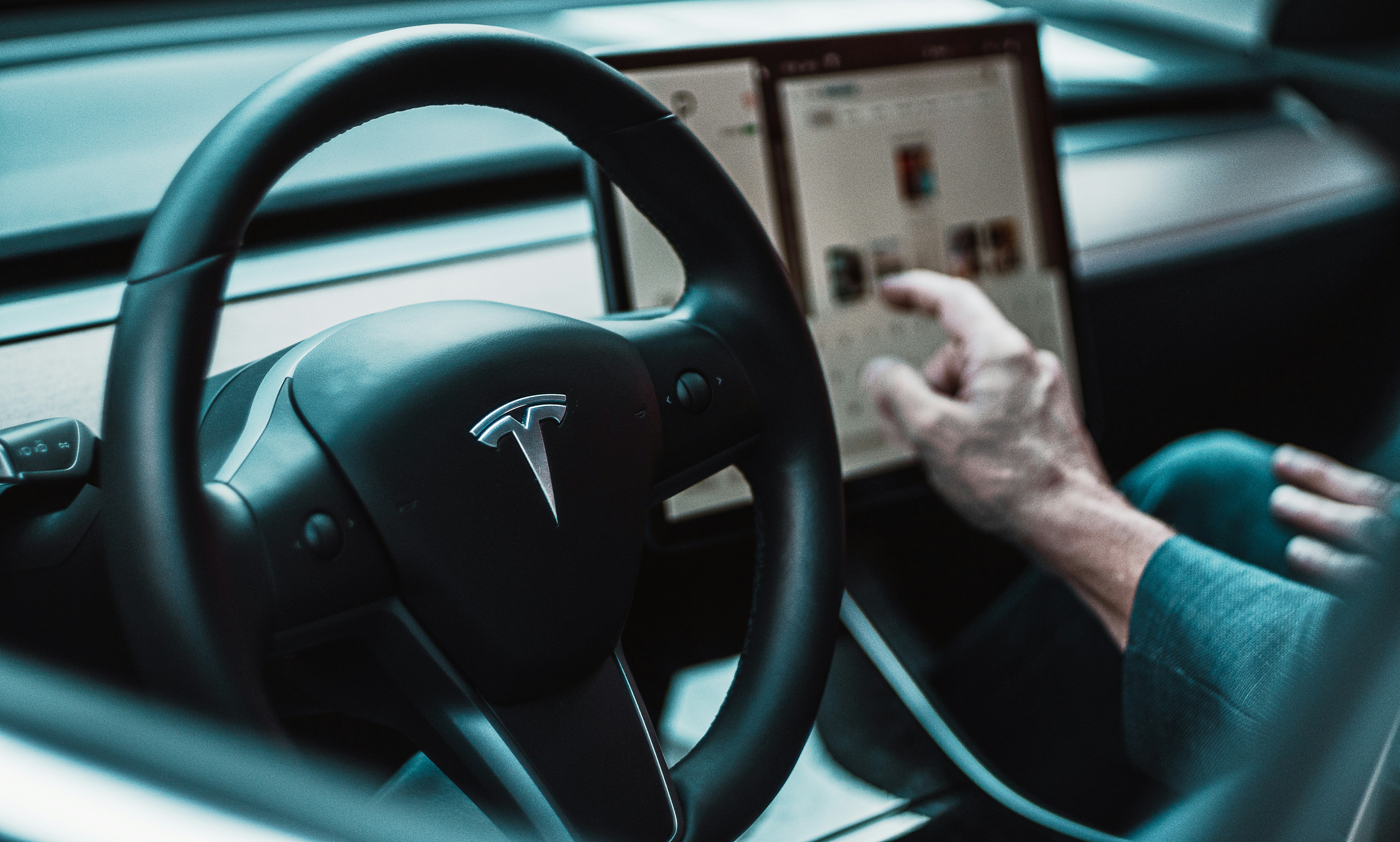 Elon Musk en Tesla zullen zeker overleven in de huidige autostrijd, aangewakkerd door een overvloed aan autofabrikanten over de hele wereld, zegt Jean-Paul van Oudheusden, marktanalist bij eToro.