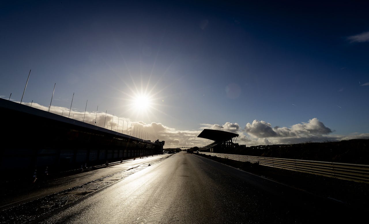 Werkzaamheden op Circuit Zandvoort, tijdens een media-update over de verbouwing van het circuit. In 2020 wordt op het circuit de Formule 1 Dutch Grand Prix gereden.