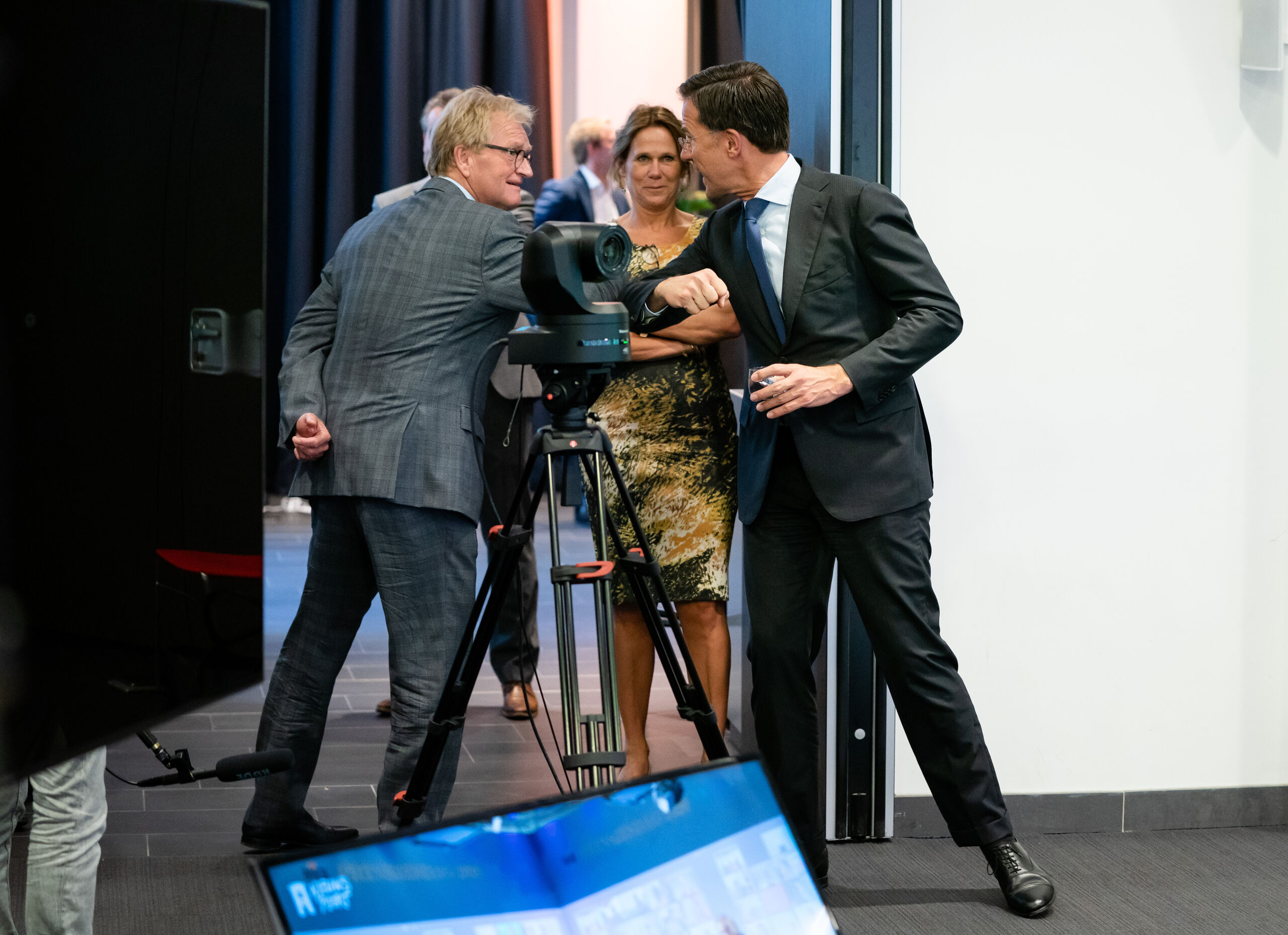 Premier Mark Rutte Hans de Boer, oud-voorzitter VNO-NCW tijdens een bijeenkomst over de miljoenennota.