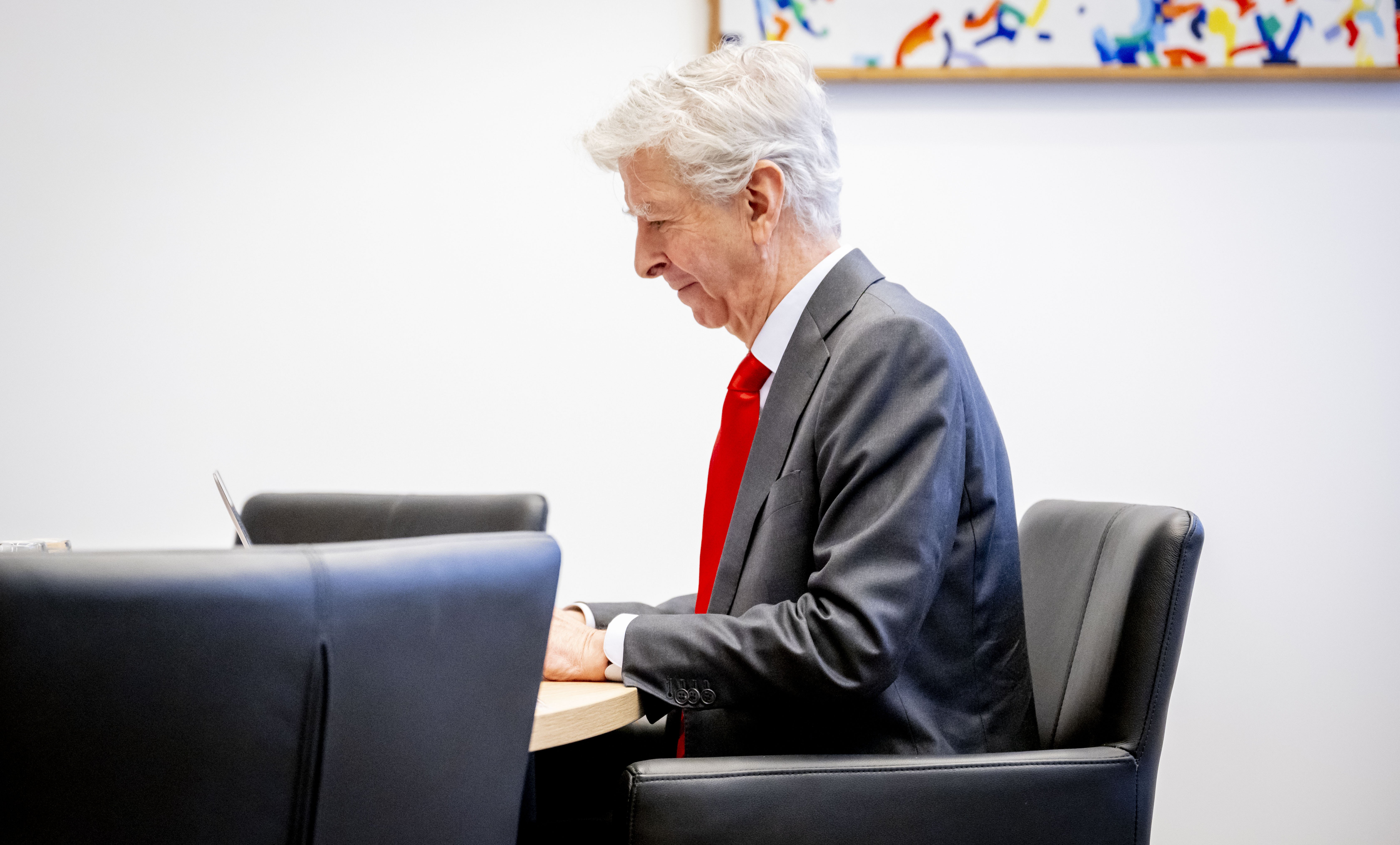 Pieter Omtzigt is terughoudend en twijfelt aan de presentatie van Plasterk.  Dat melden bronnen aan de NRC.