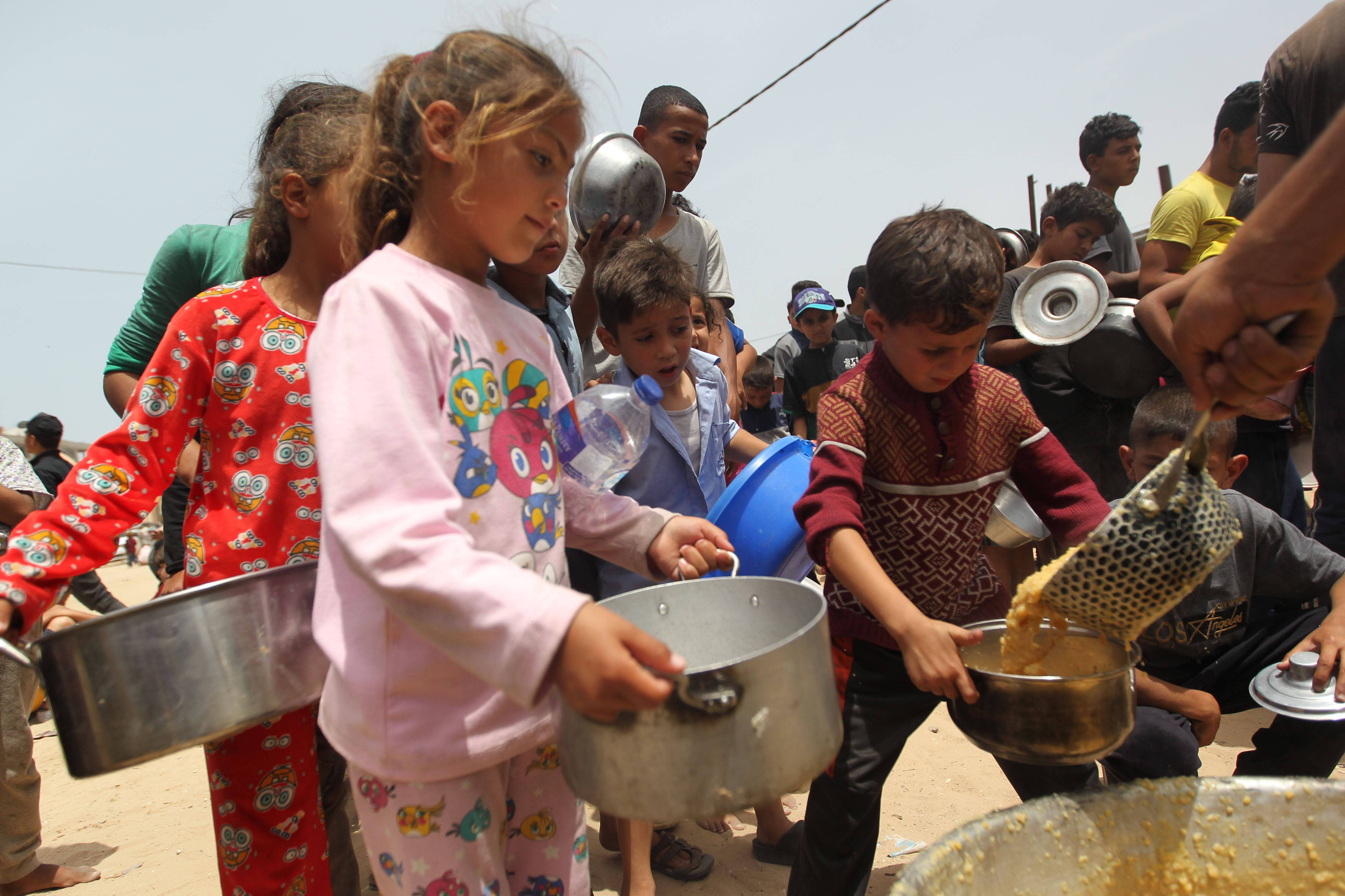 Israël heeft aangekondigd dat het zijn activiteiten in Rafah zal voortzetten, maar zegt dat het al een miljoen Gazanen uit Rafah heeft geëvacueerd, wat neerkomt op tussen de 60 en 80 procent van de inwoners.