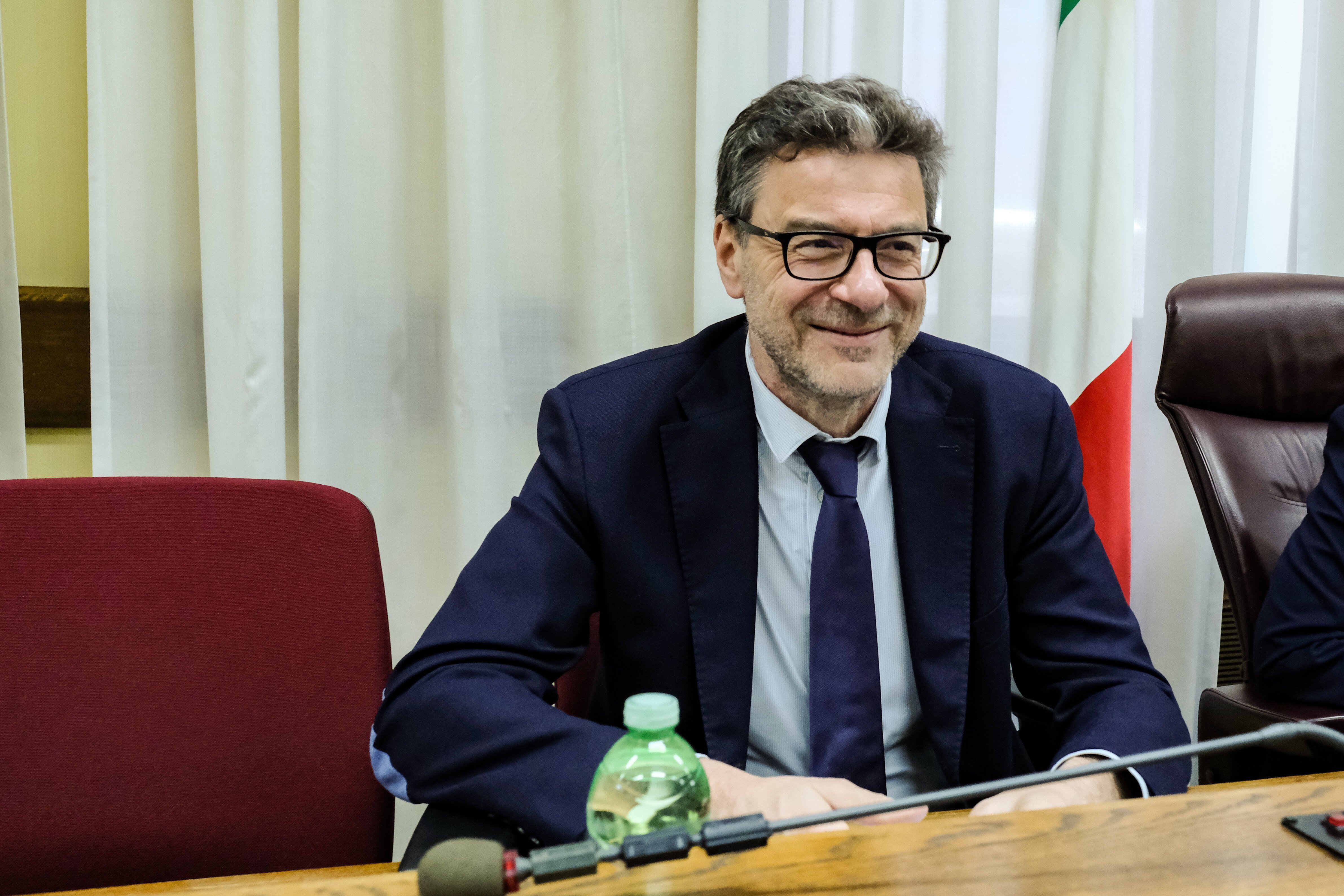 Il ministro delle Finanze Giancarlo Giorgetti ha bisogno di miliardi per tenere sotto controllo il deficit di bilancio italiano.