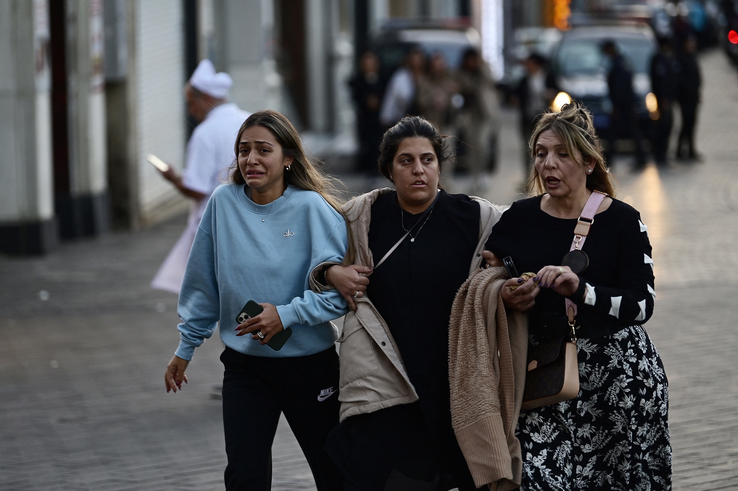 De aanslag die in de Turkse stad Istanbul zondag zes doden eiste is uitgevoerd door de Turks-Koerdische organisatie PKK, zegt de Turkse minister van Binnenlandse Zaken. Bij de explosie in het centrum van Istanbul zondagmiddag vielen ook 81 gewonden. De vermoedelijke dader van de aanslag is inmiddels ingerekend, meldt binnenlandminister Suleyman Soylu.