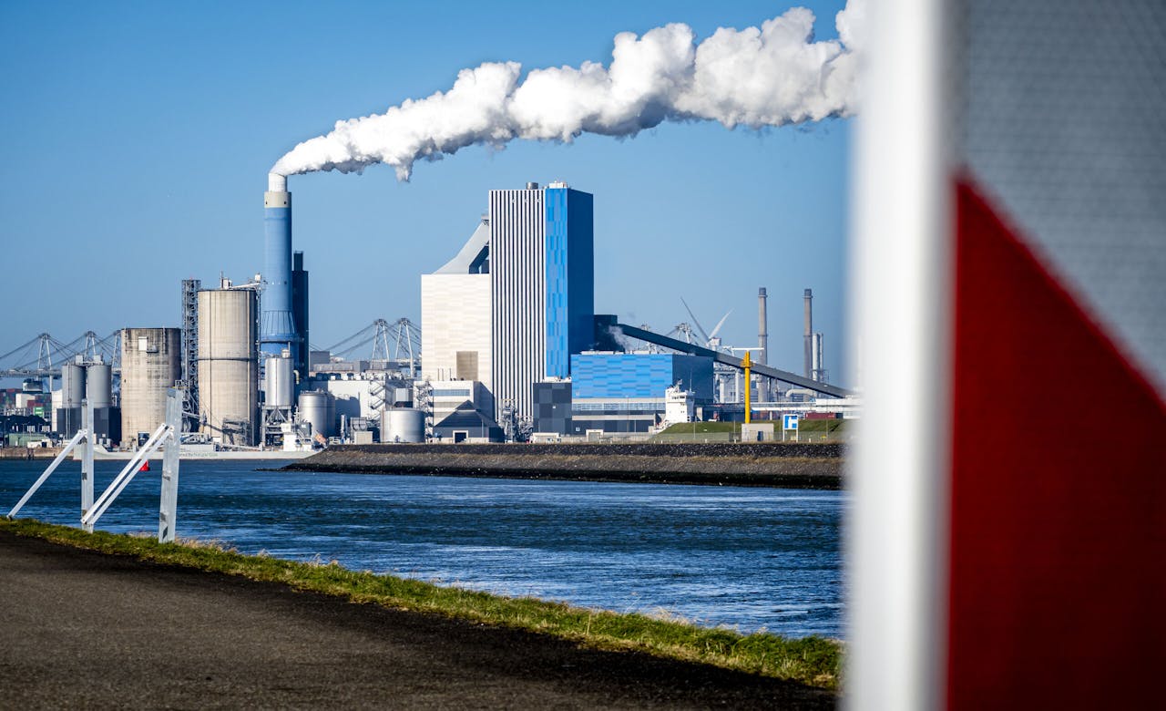 De Onyx Power Plant kolencentrale op de Maasvlakte.
