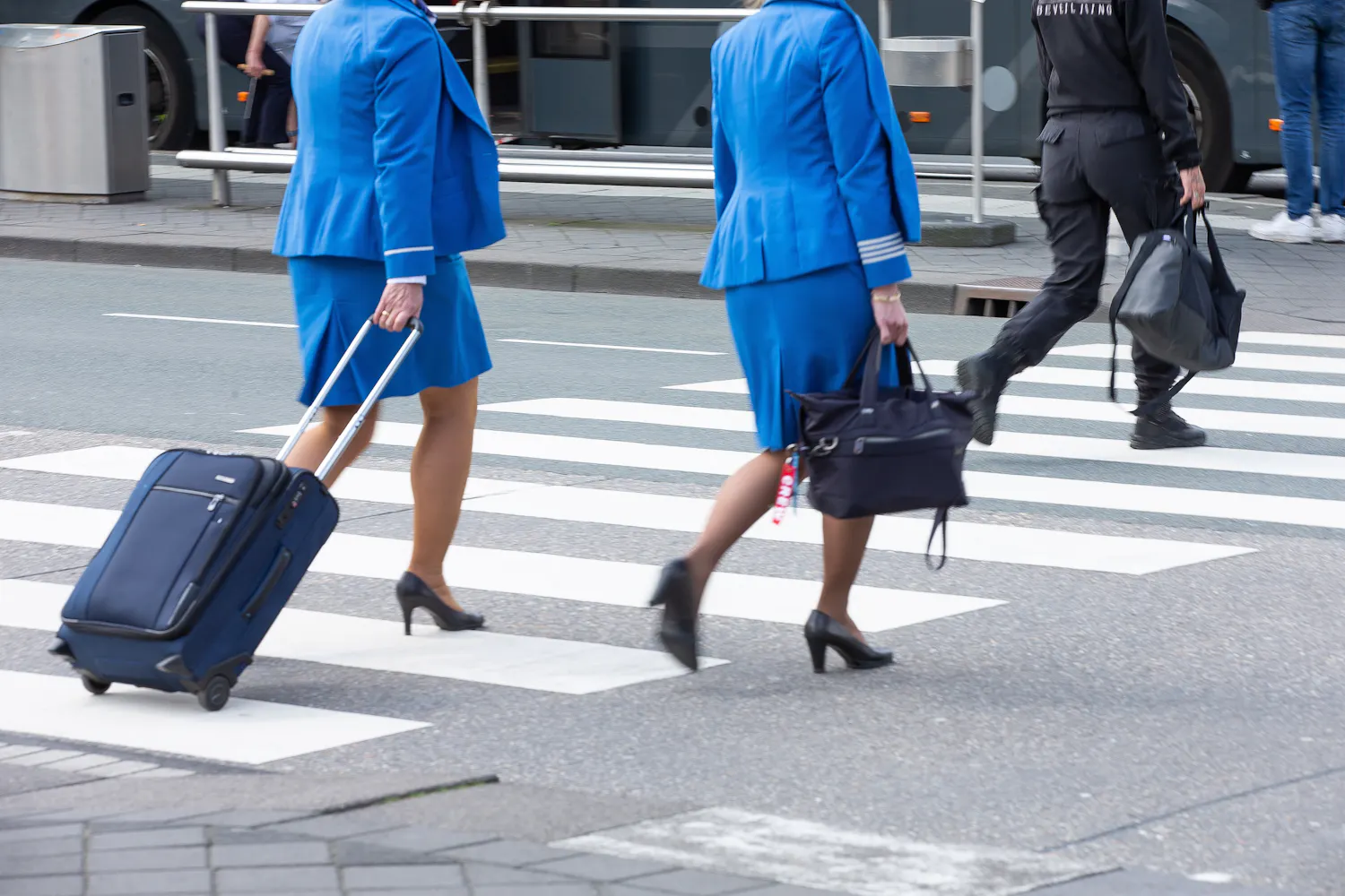 KLM gaat met gestrekt been in loononderhandelingen, wil lonen van