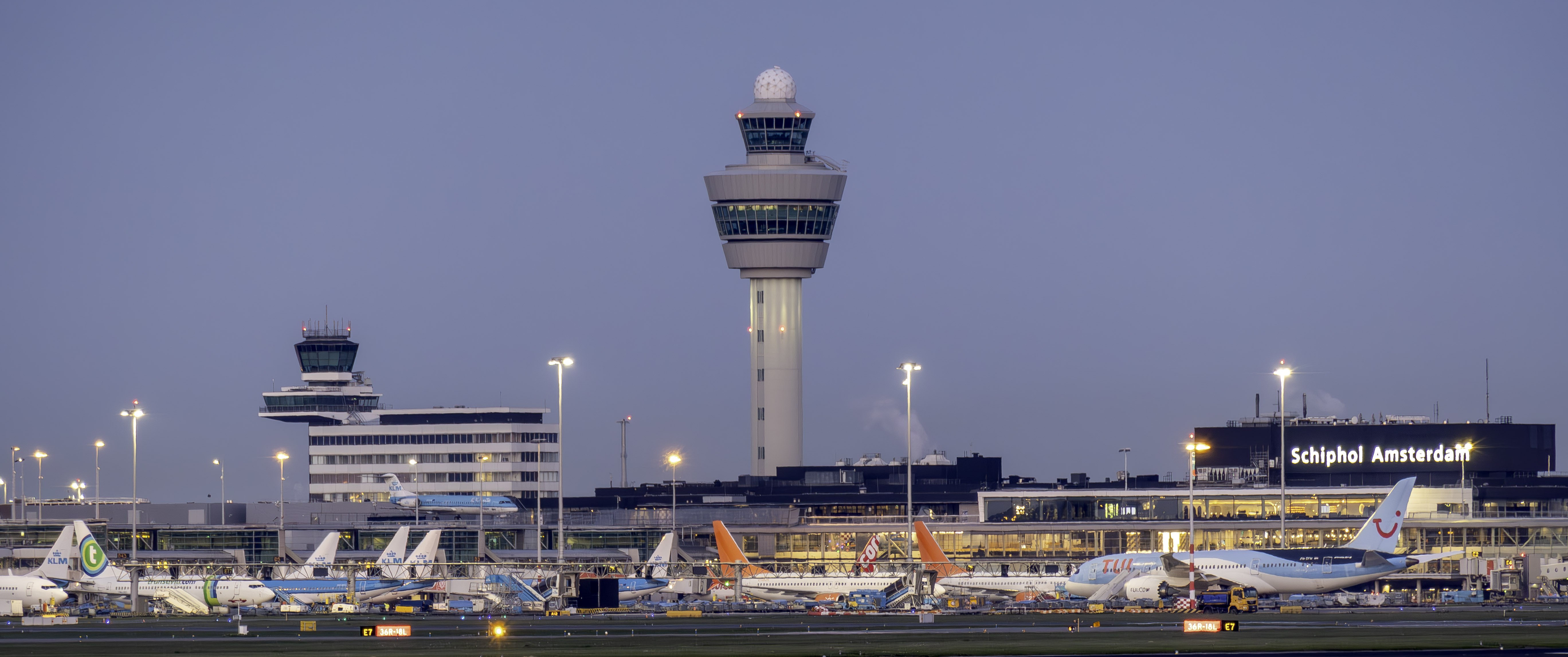 Kabinet Ontziet Luchtvaart, Krimp Schiphol Niet Nog Groter | BNR ...