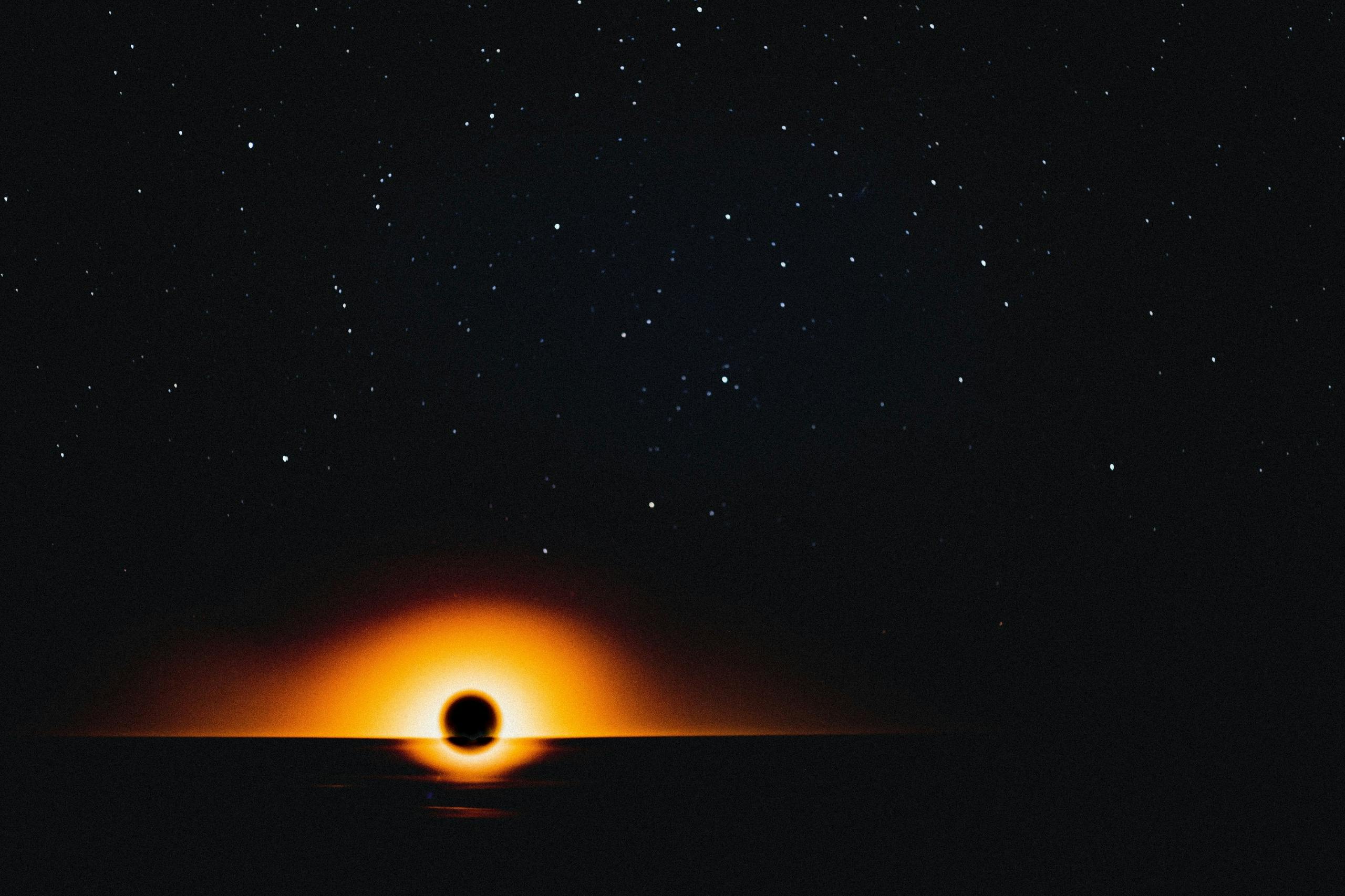 La NASA condivide le foto dei buchi neri supermassicci: “Potrebbero essere costituiti da miliardi di stelle”