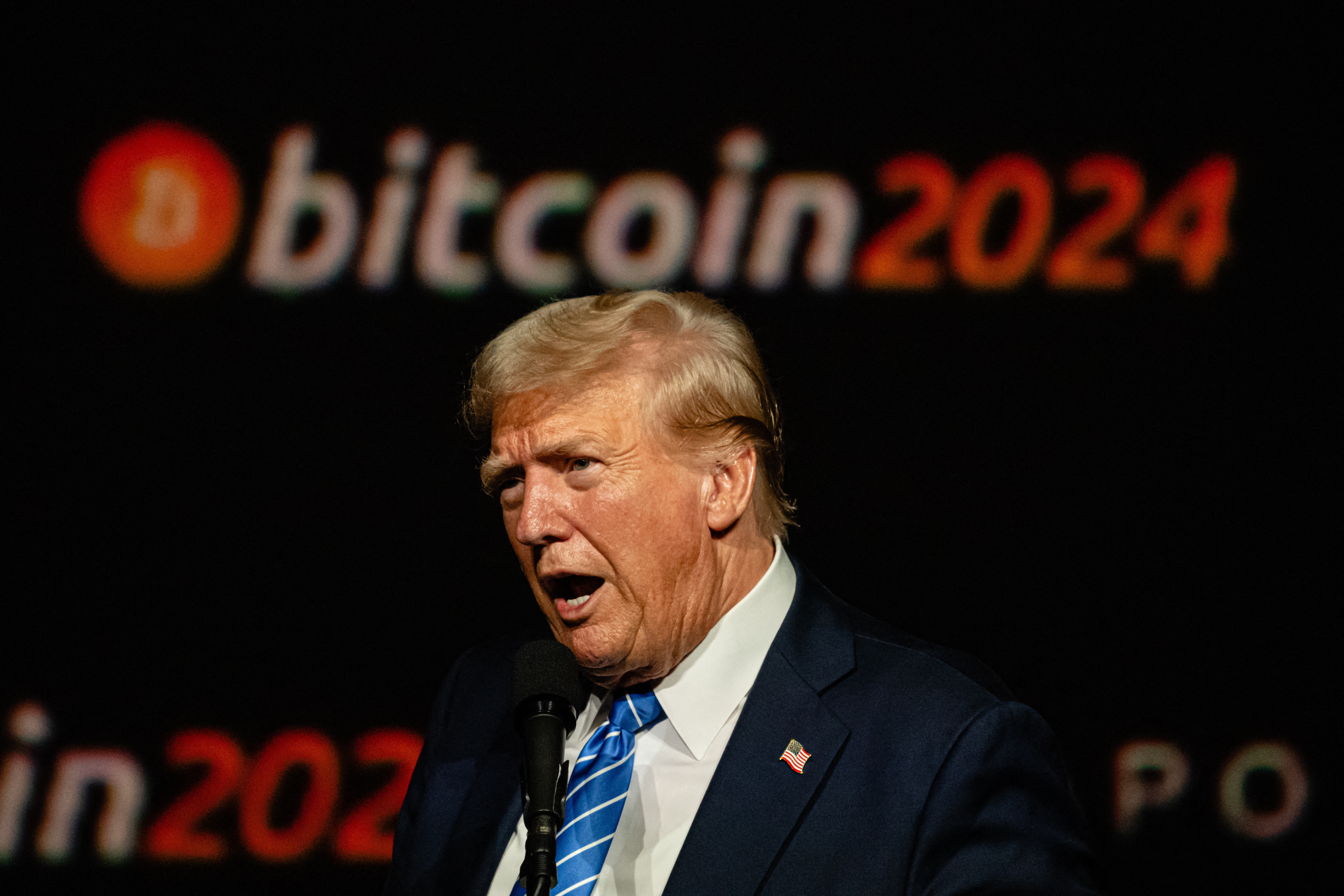 Trumps cryptoproject koopt voor miljoenen aan tokens | BNR Nieuwsradio