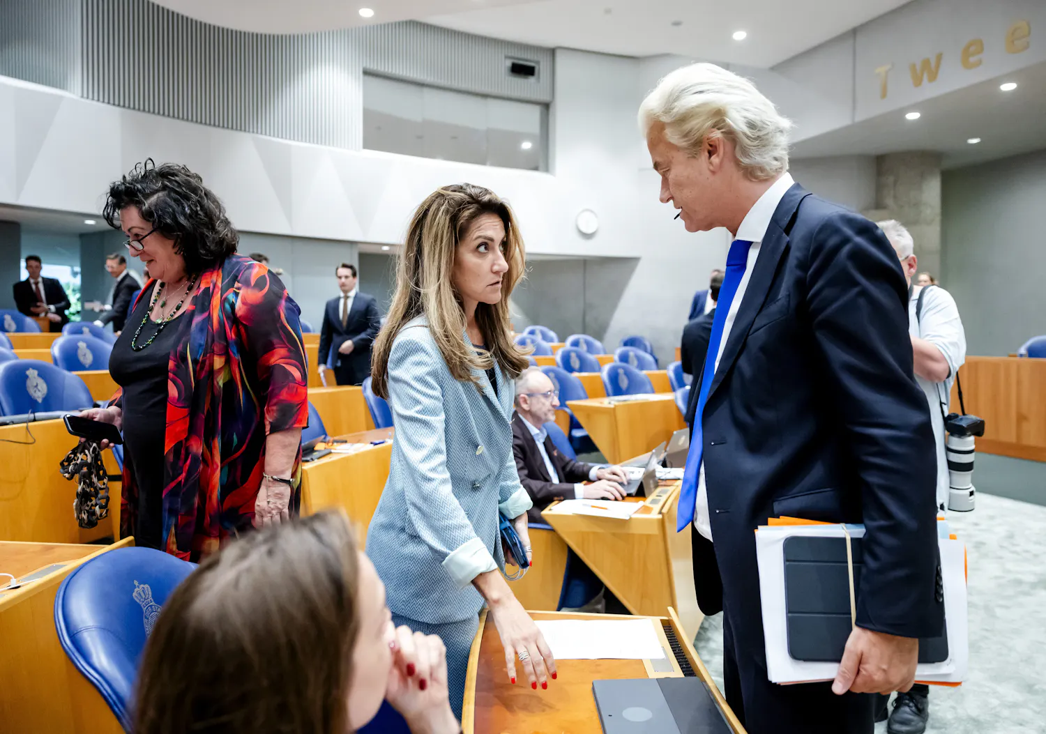 ワイルダース監督、エシルゲズ選手のフェイバー攻撃を受けて冷笑「長く続けることはできない」