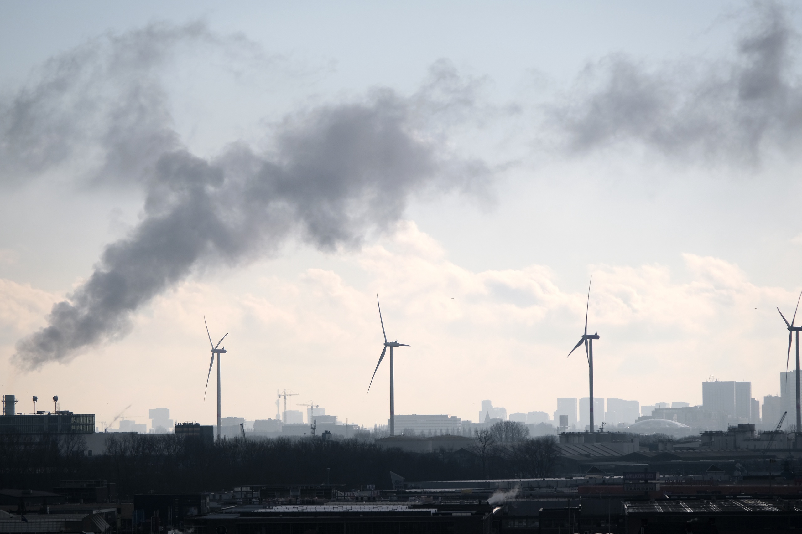 De Nederlandse overheid heeft afgelopen jaar een recordbedrag verdiend aan de verkoop van CO2-rechten. 
