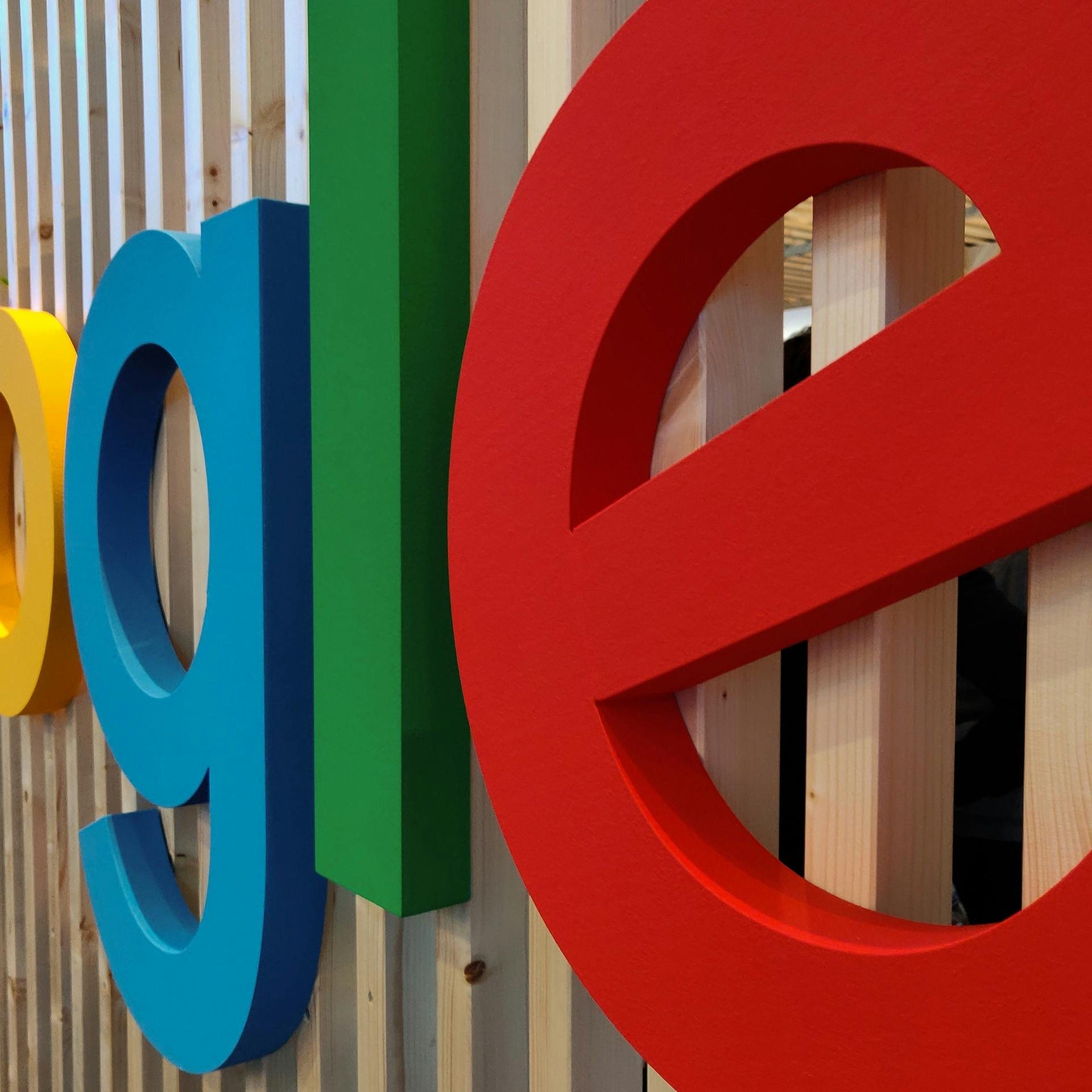 Consumentenorganisaties beginnen massaclaim tegen Google
