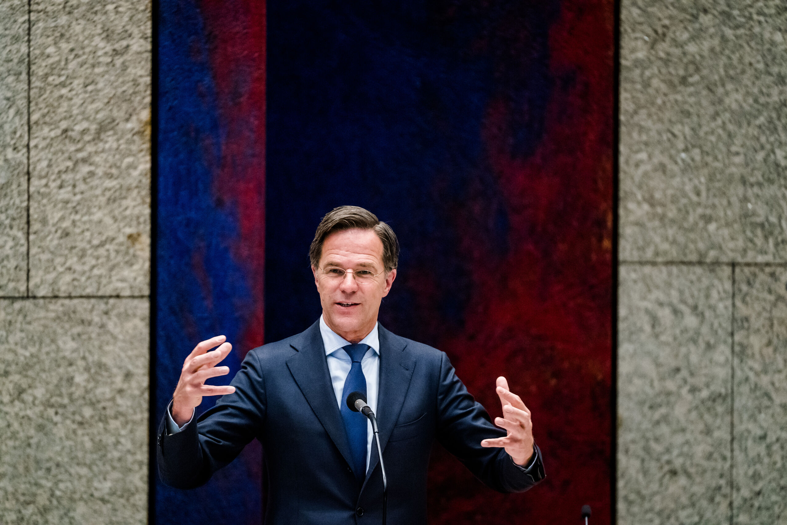 Demissionair premier Mark Rutte tijdens een nieuw debat over de toeslagenaffaire.