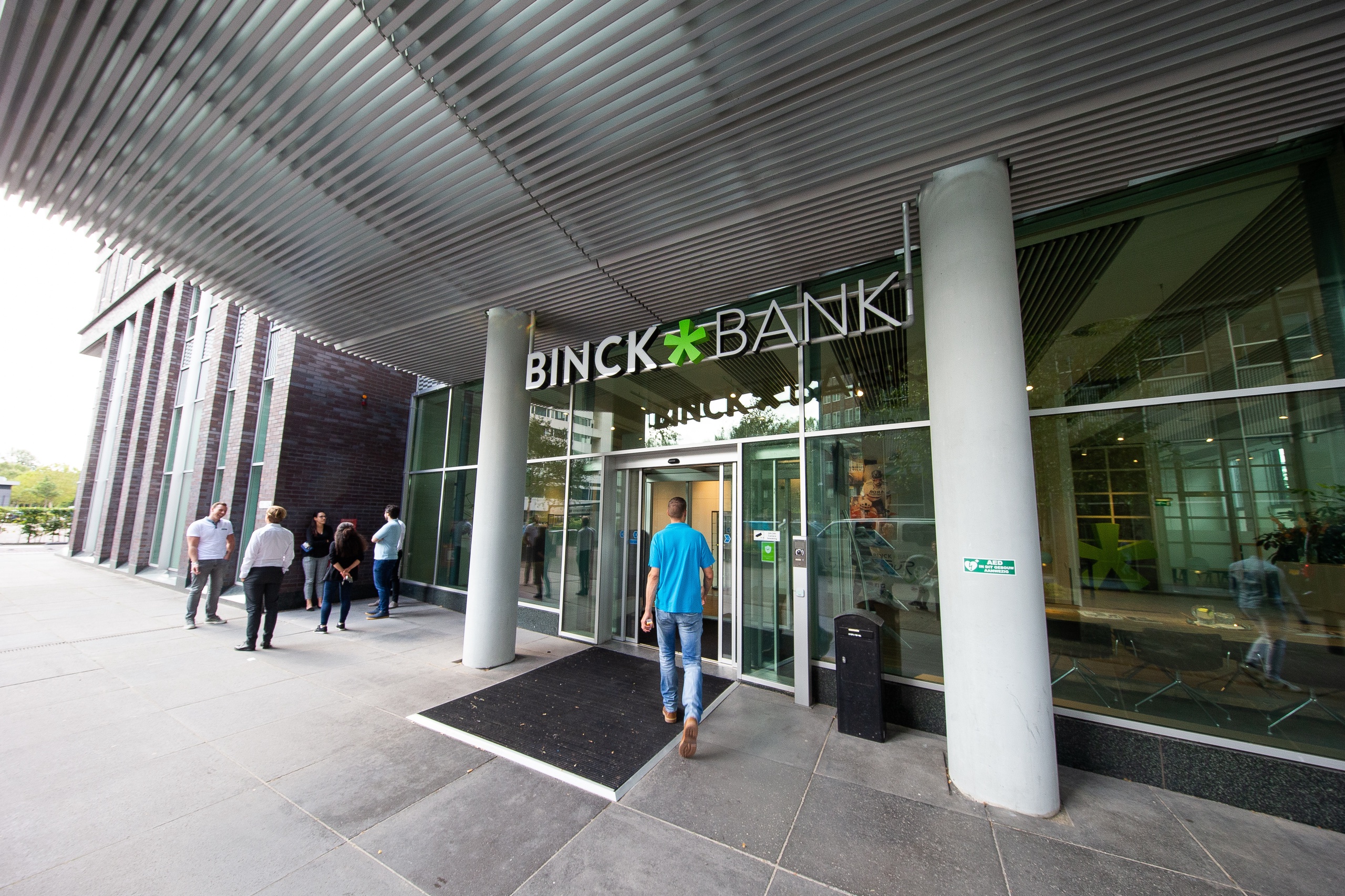 Aandelenbroker BinckBank heeft een boete van 530.000 euro gekregen van de Autoriteit Financiële Markten (AFM).