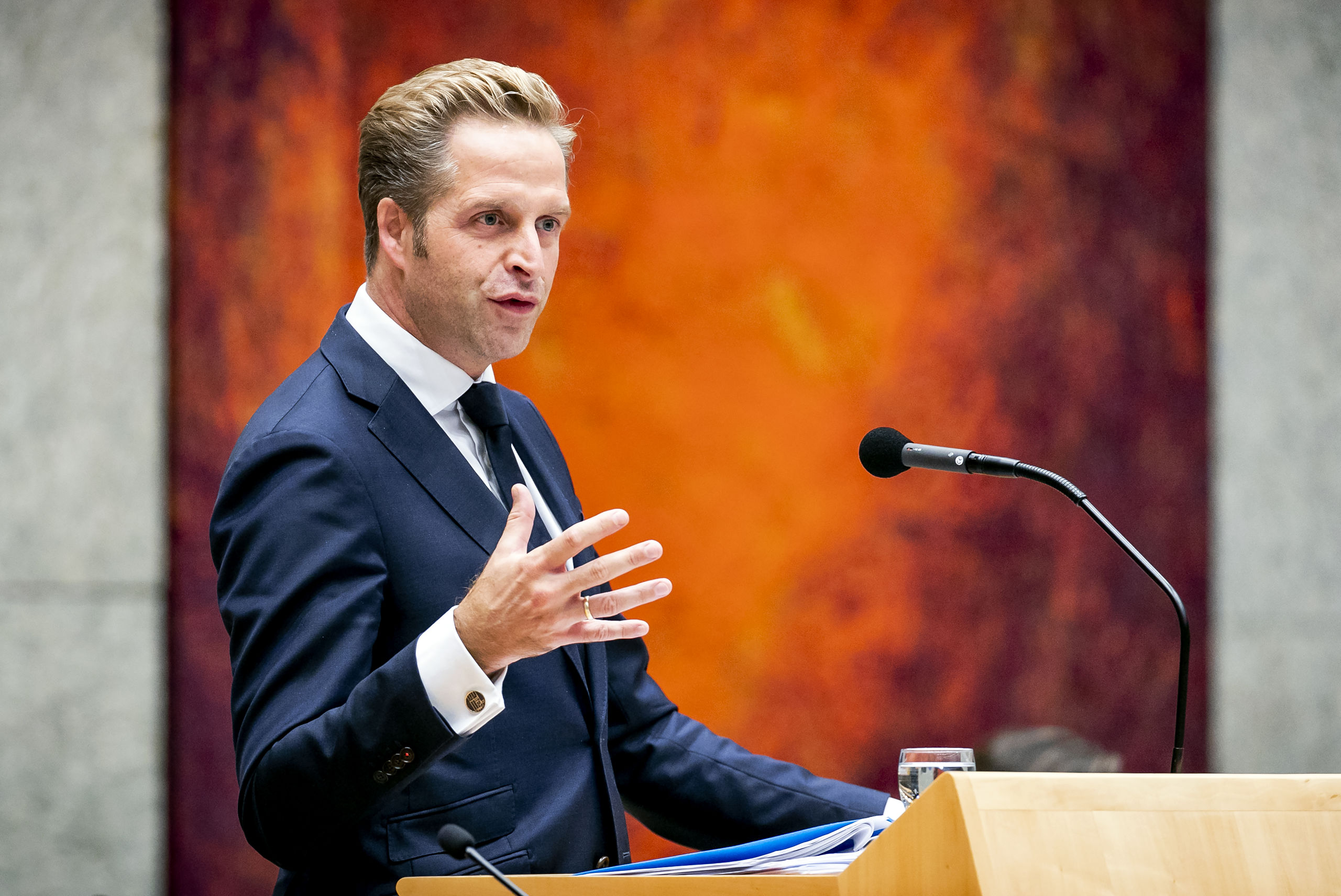 Minister Hugo de Jonge van Volksgezondheid, Welzijn en Sport 
