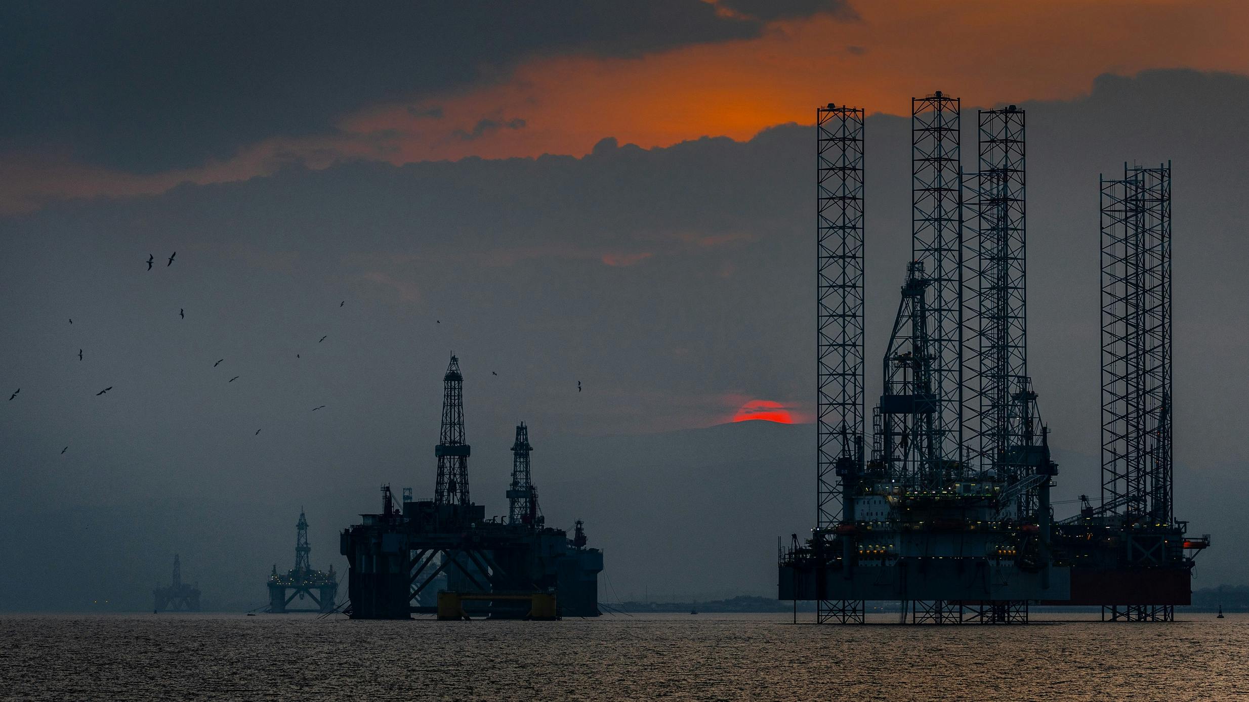 Extra heffing voor Britse olie-en gasbedrijven vooral bedoeld als afleiding van 'partygate'