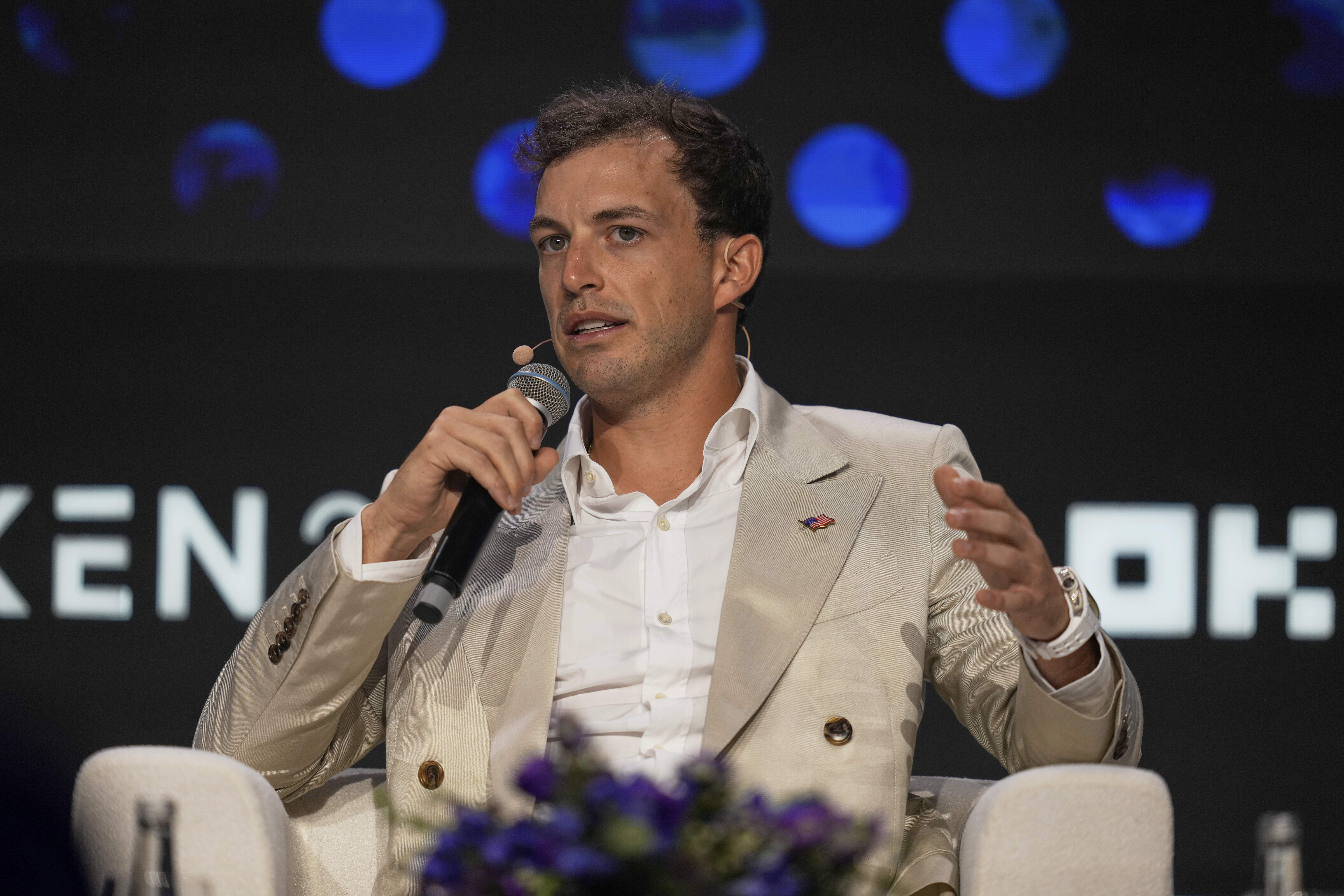 Zoon van Midden-Oostengezant Witkoff wil Trumps vastgoed omzetten in crypto  | BNR Nieuwsradio