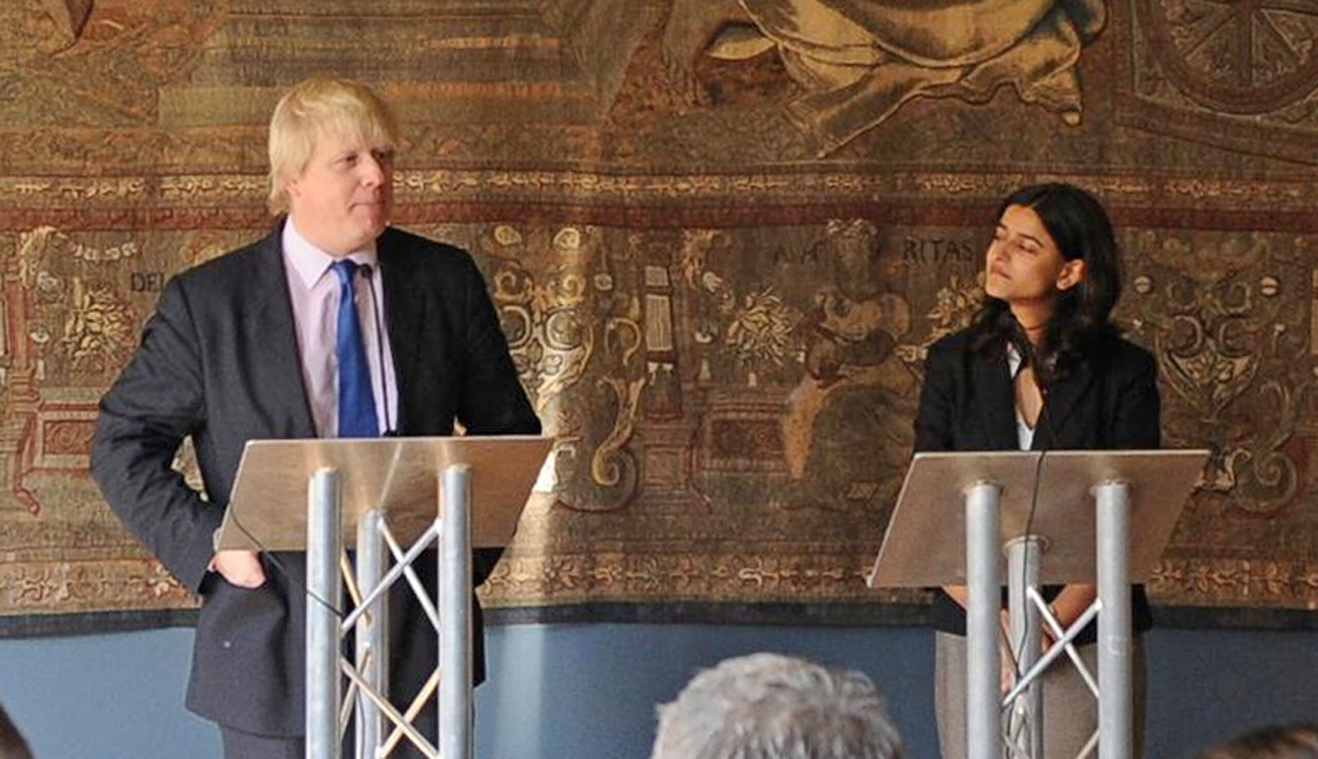 Archieffoto van Boris Johnson en Munira Mirza.