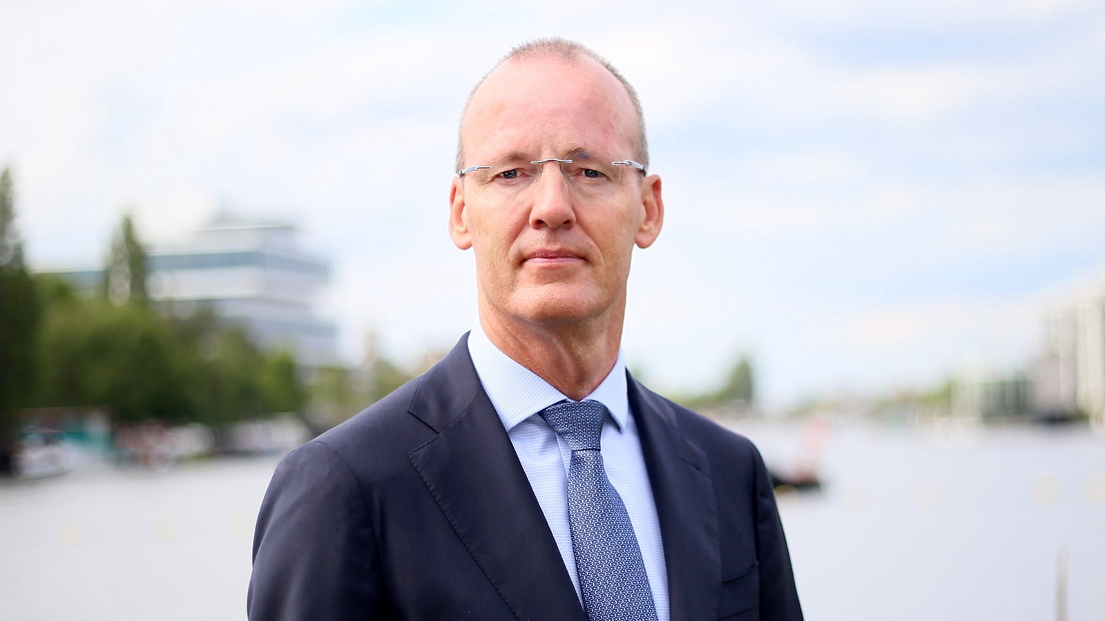 President Klaas Knot van De Nederlandsche Bank betwijfelt of het energieplafond van het kabinet een tijdelijke maatregel is. 