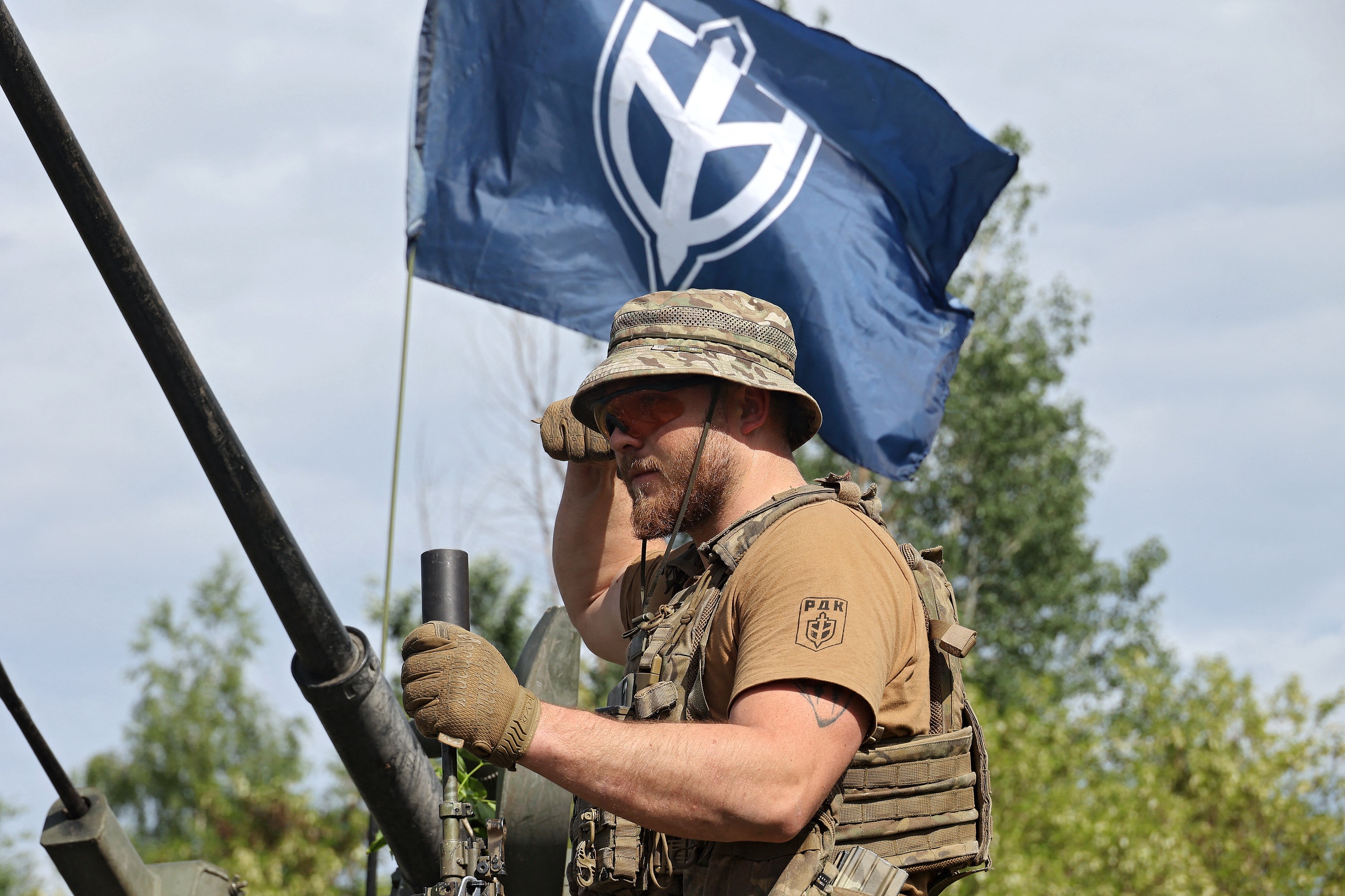 Een soldaat van het Russische Vrijwilligers Korps, Russen die vechten voor Oekraïne. 