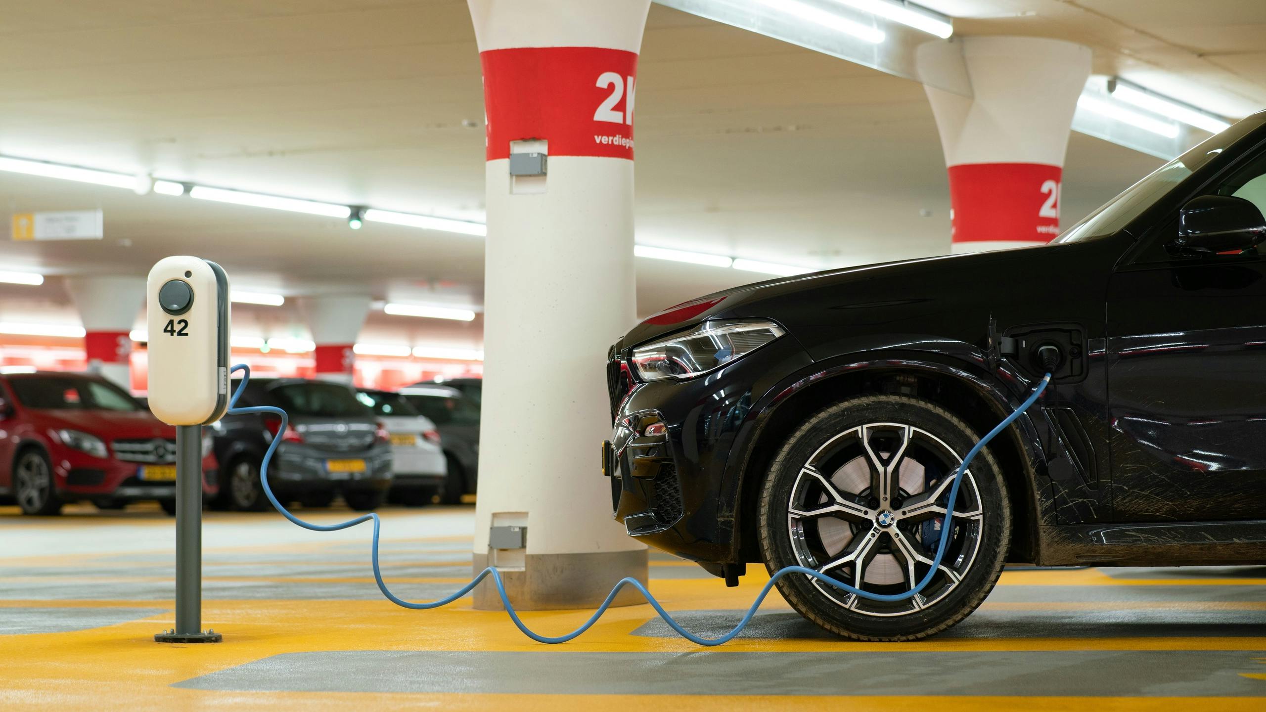 'Nieuwe EU-regels voor elektrische voertuigen komen te snel'
