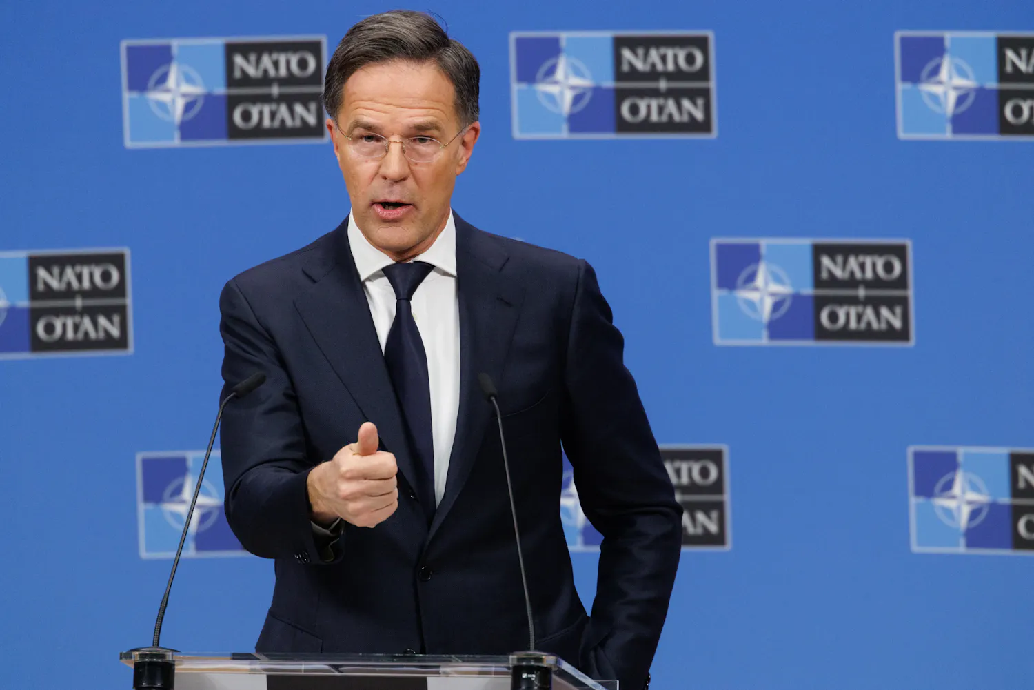 NAVO-chef Mark Rutte ziet Amerikaans vredesplan Oekraïne ‘op termijn ...
