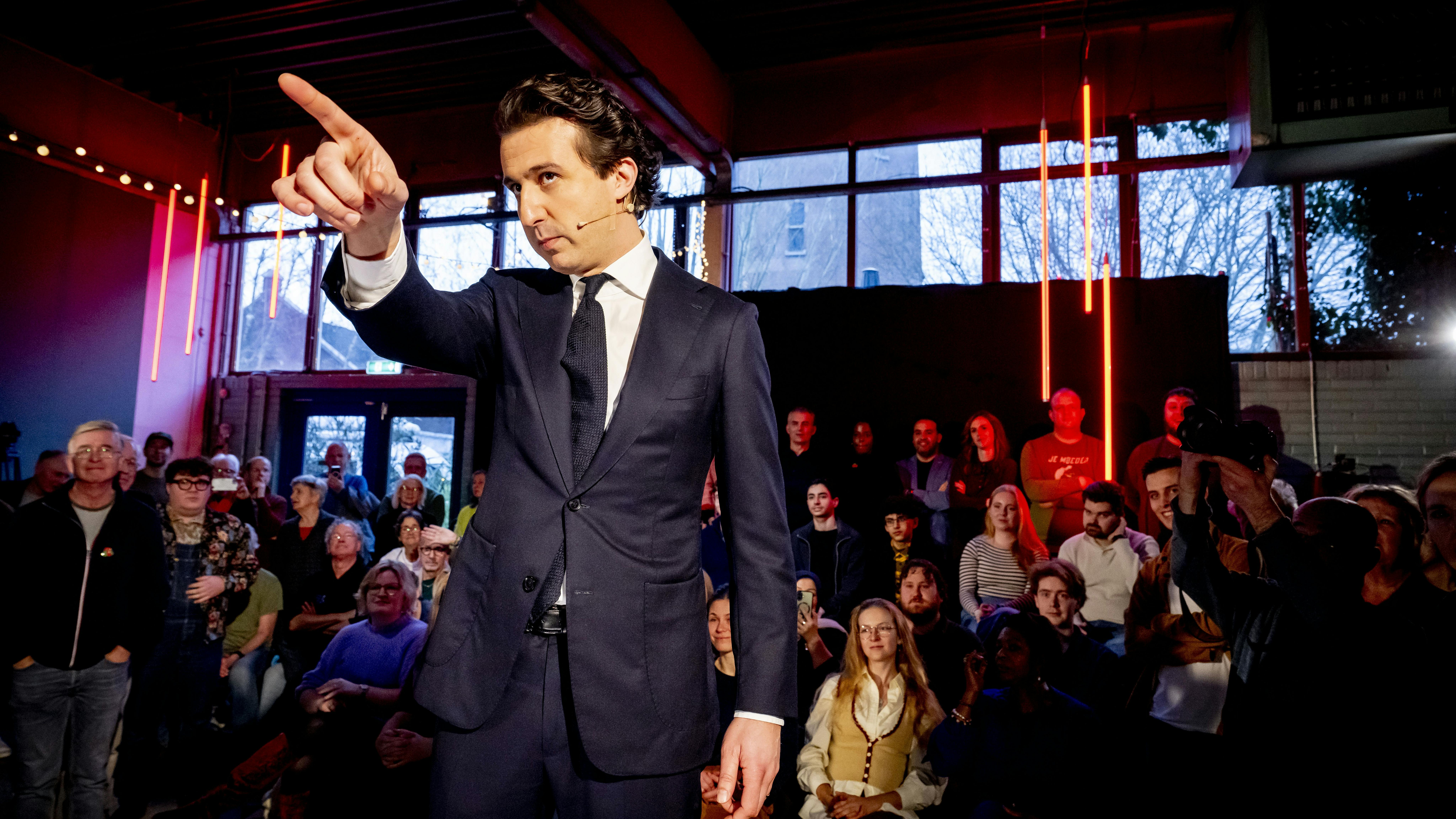 Klaver eist ‘fundamentele koerswijziging’ voor steun GroenLinks-PvdA aan coalitie