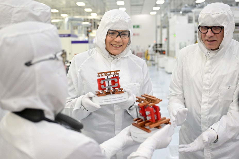 755112-755158.jpeg?auto=format&ixlib=react-9.10.0&w=927