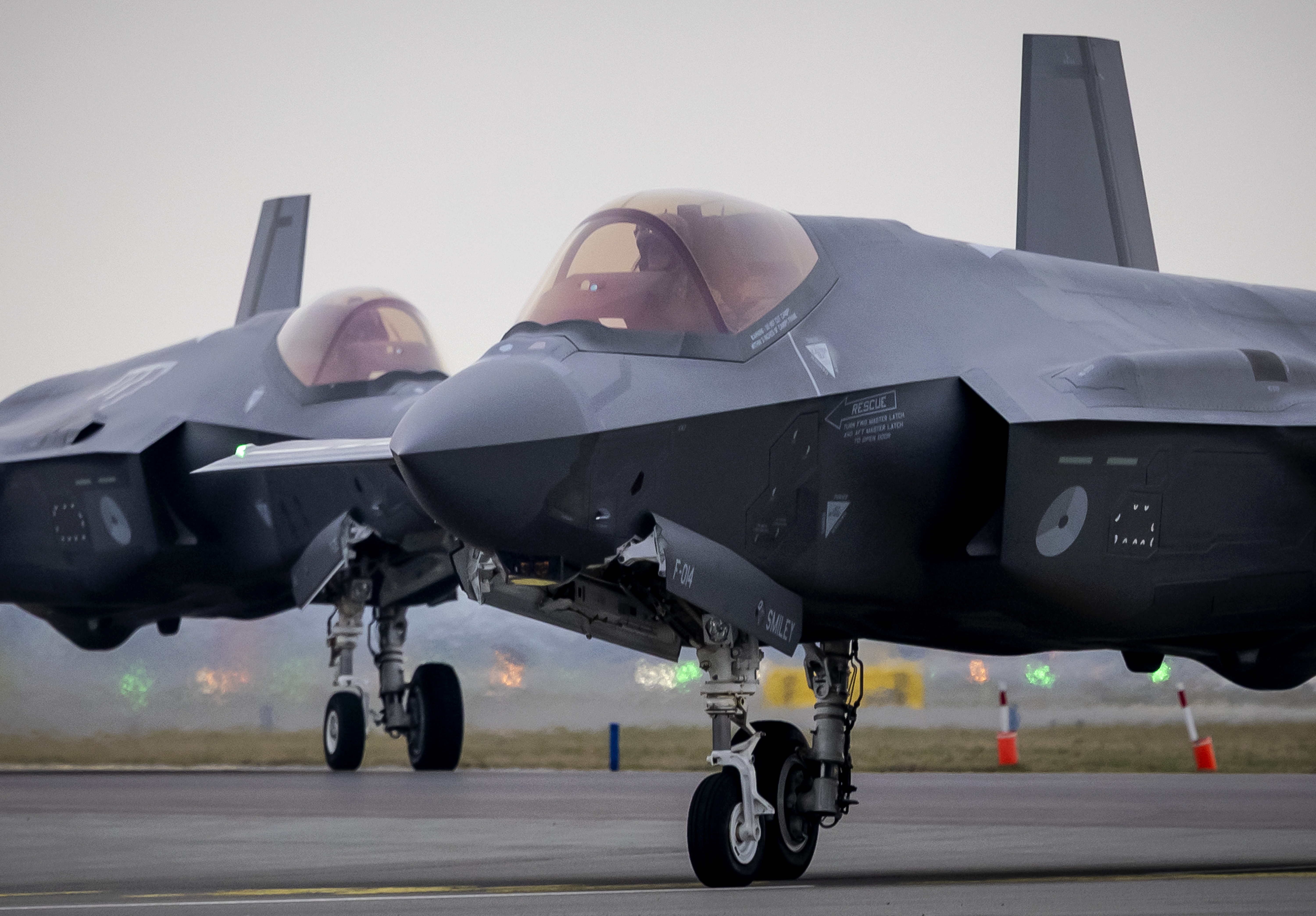 F-35’s taxiën tijdens een recente oefening op Schiphol.