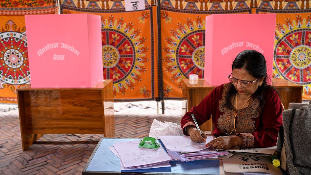 Image for the article: Nepal houdt verkiezingen, maar wordt geteisterd door AI-desinformatie