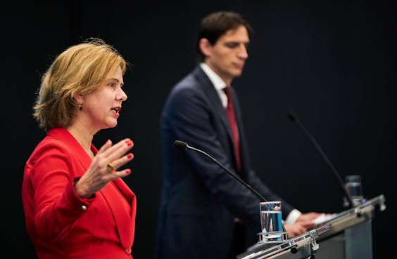 DEN HAAG - Minister Hoekstra van Financiën en Minister Cora van Nieuwenhuizen van Infrastructuur en Waterstaat geven een toelichting over het financiële steunpakket aan Air France-KLM.