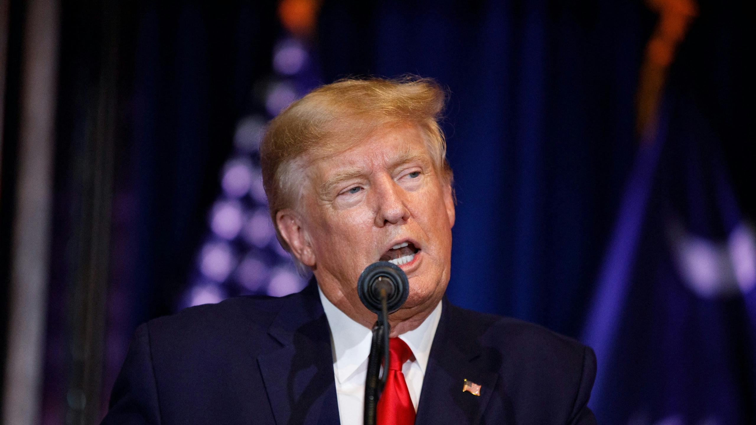 'Boze' Donald Trump trapt campagne voor presidentschap af