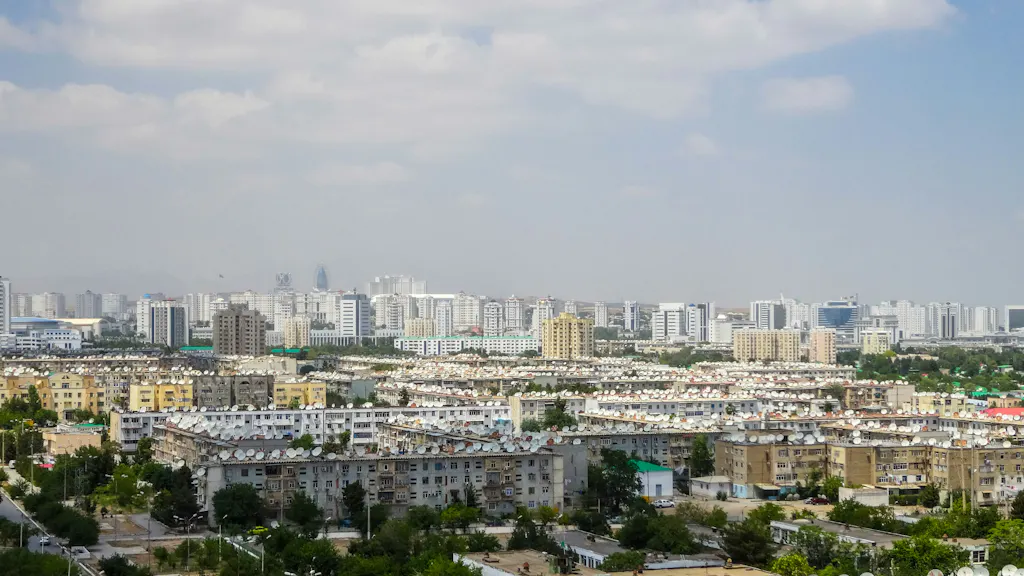 Image for the article: Politie Turkmenistan jaagt op Starlink-satellietschotels, razzia’s op daken