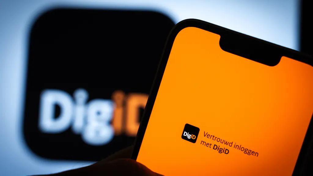 Image for the article: Verkoop DigiD: ‘Het is alsof de overheid zegt: als je bij ons wilt inloggen, moet dat via Facebook’