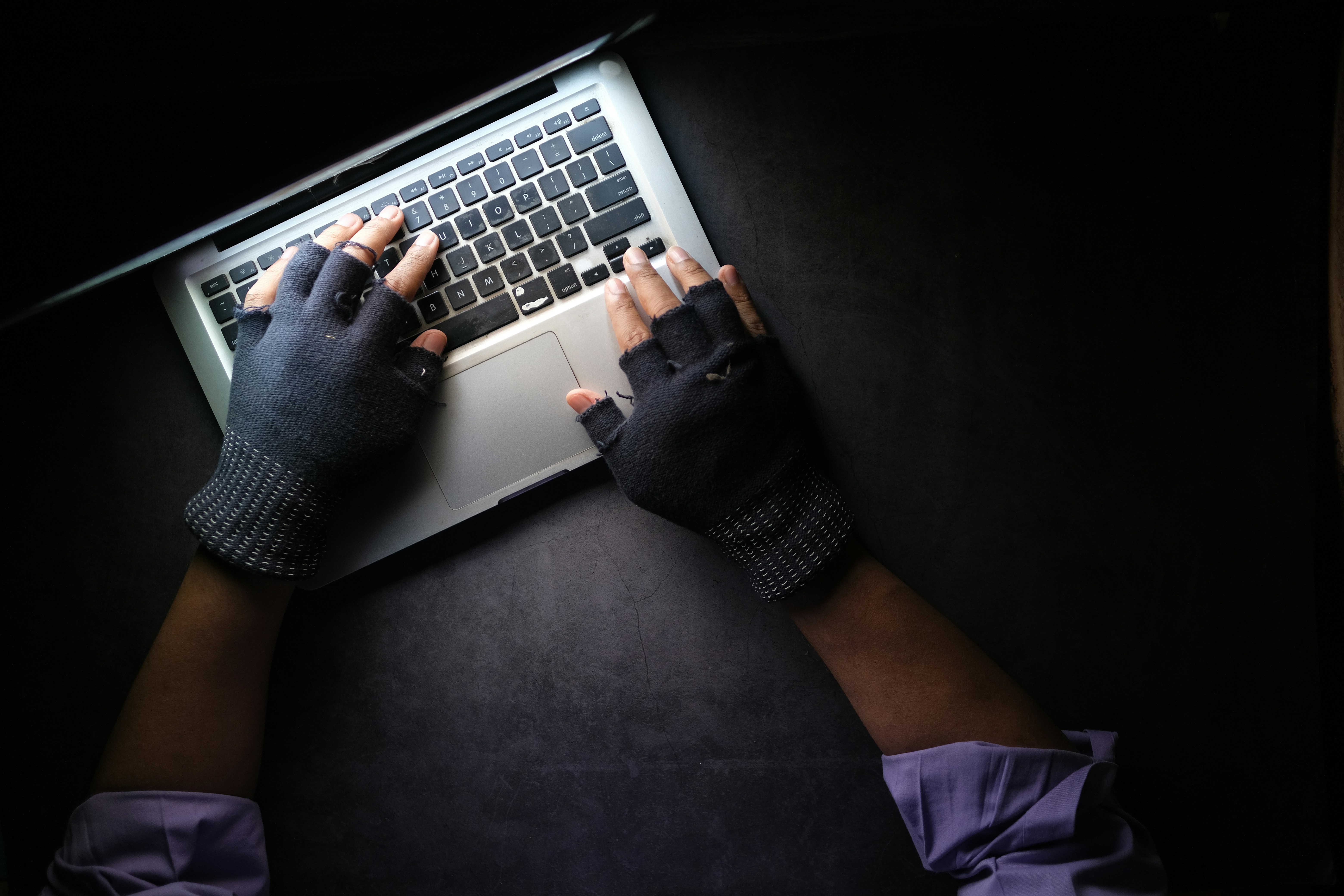 Nigeriaanse oplichters door voodoo gedwongen tot cyberzwendel