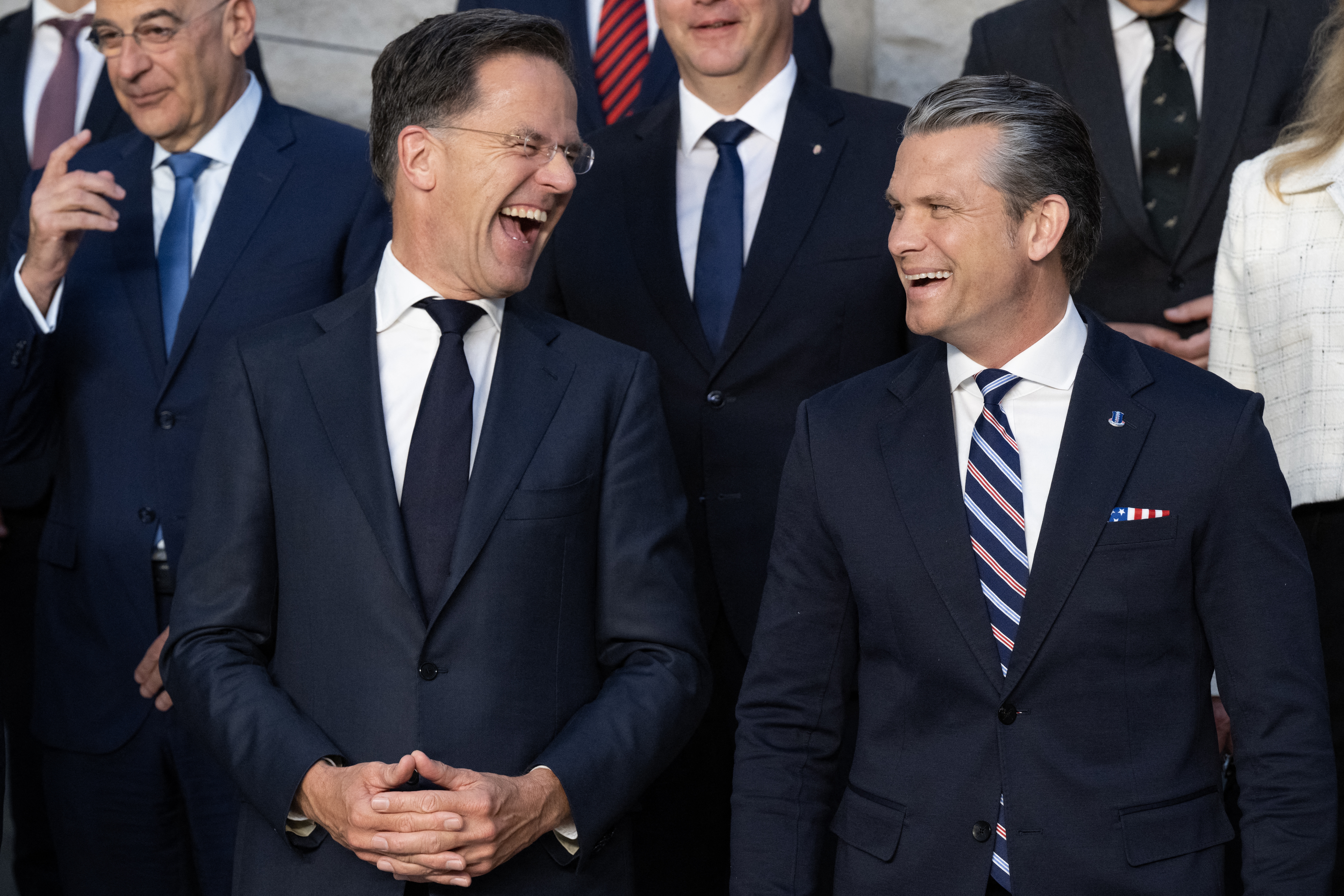 Hoogspanning op voorbereidende NAVO-top, Rutte: ‘Terugtrekking troepen VS direct ingegaan’