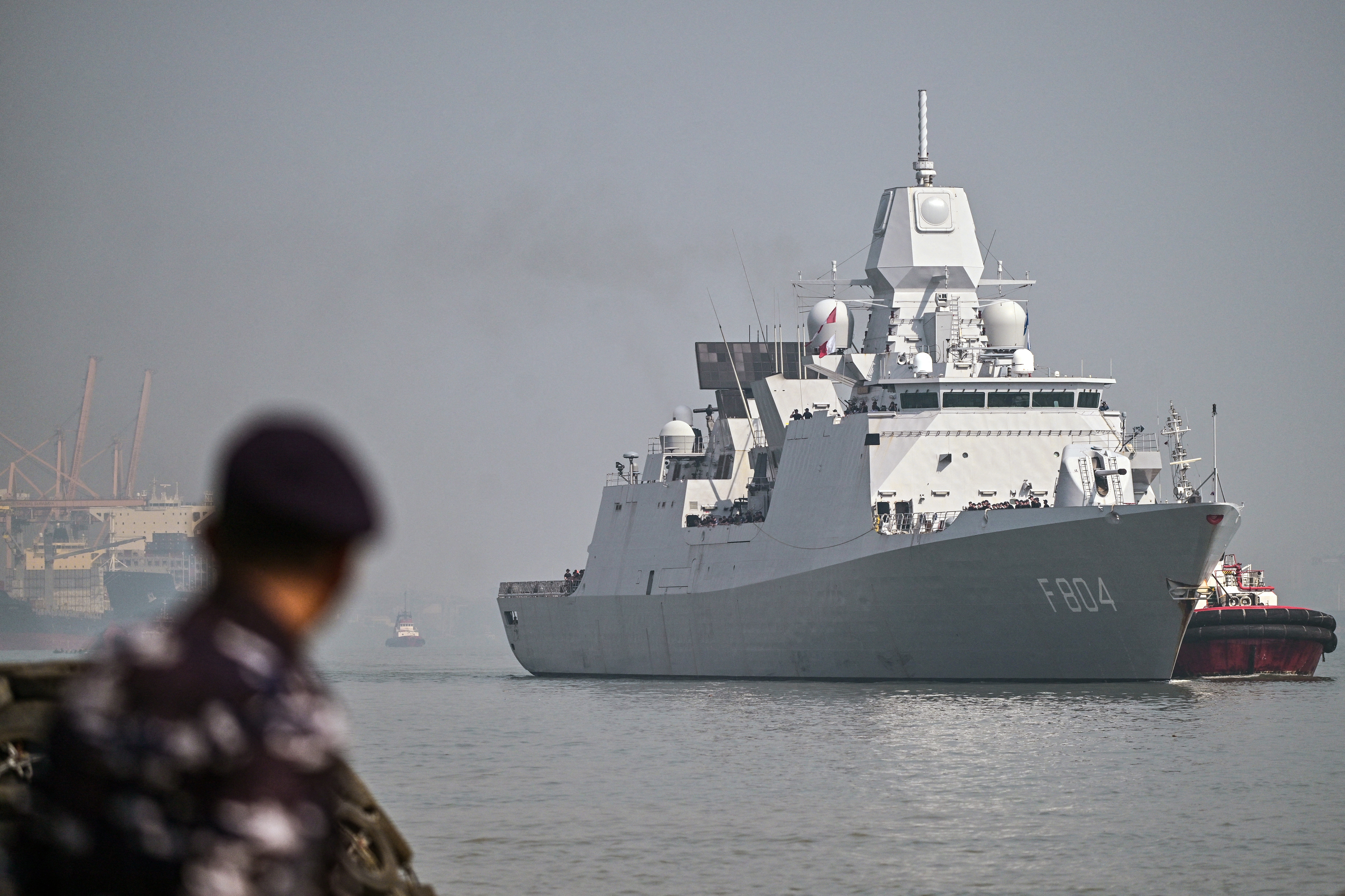 Kabinet stuurt fregat Zr.Ms. De Ruyter naar Straat van Hormuz